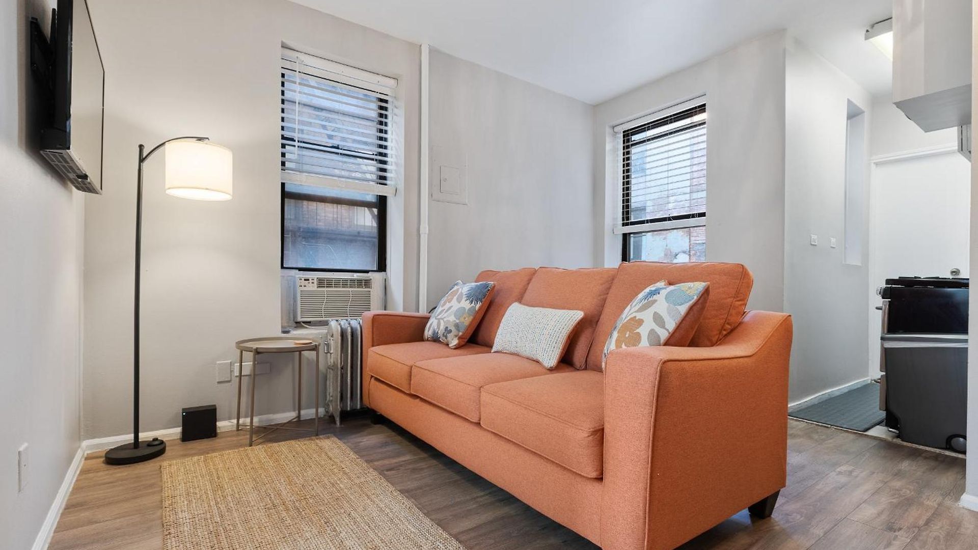 Centrally Located Manhattan ,times Square/hell's Kitchen Apartment *