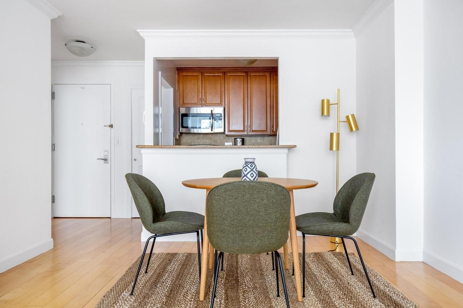 Uws 1br W Doorman Elevator Nr Lincoln Center Nyc-459