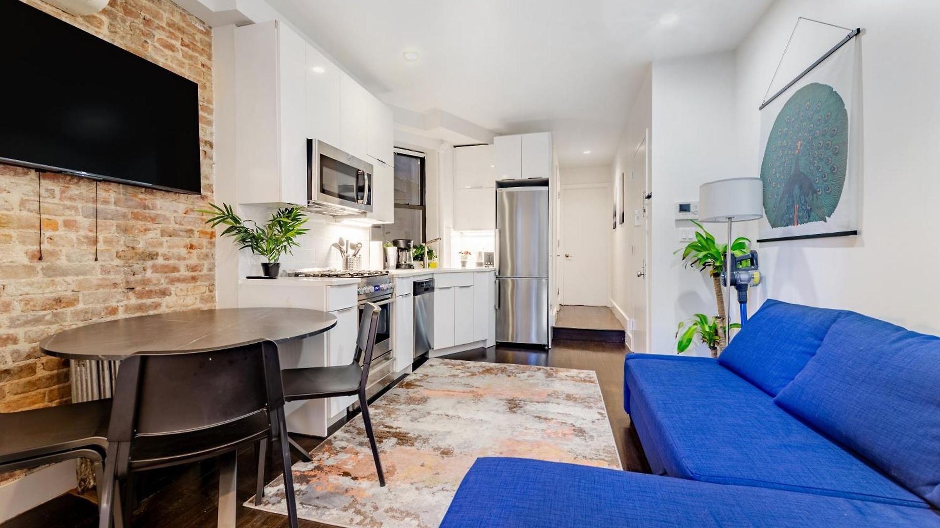 Explore The Authentic Designers 2bd In Hudson Yards Apartment