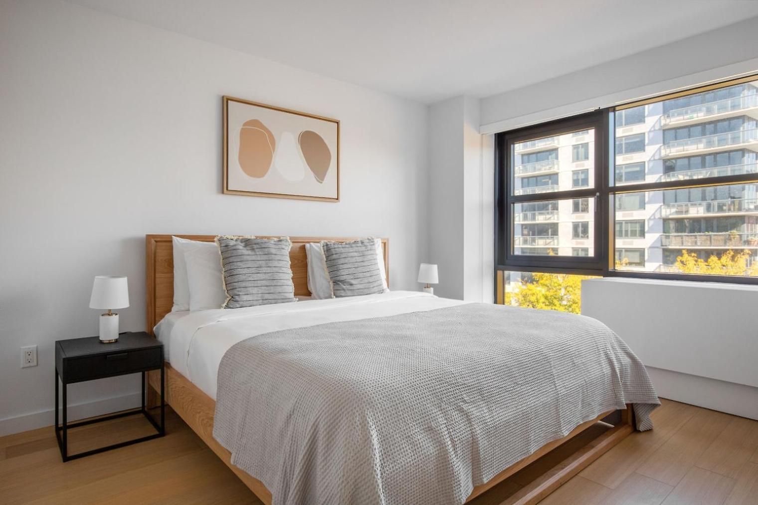 Les 2br W Doorman Gym Outdoor Space Elevator Nyc-1265 Apartment *