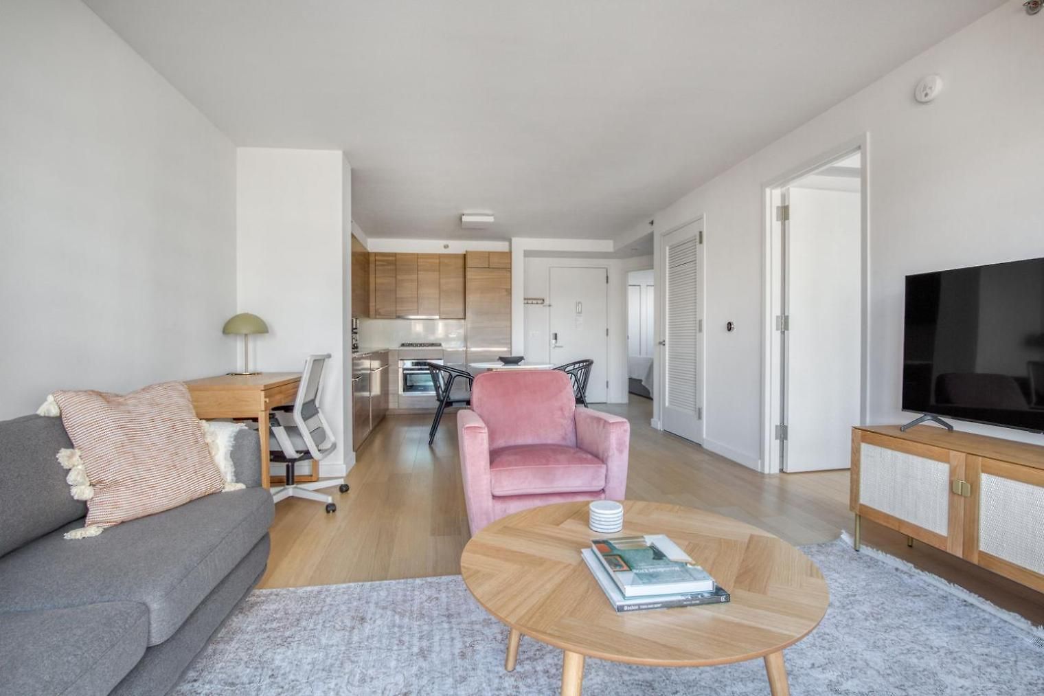 Les 2br W Doorman Gym Outdoor Space Elevator Nyc-1265
