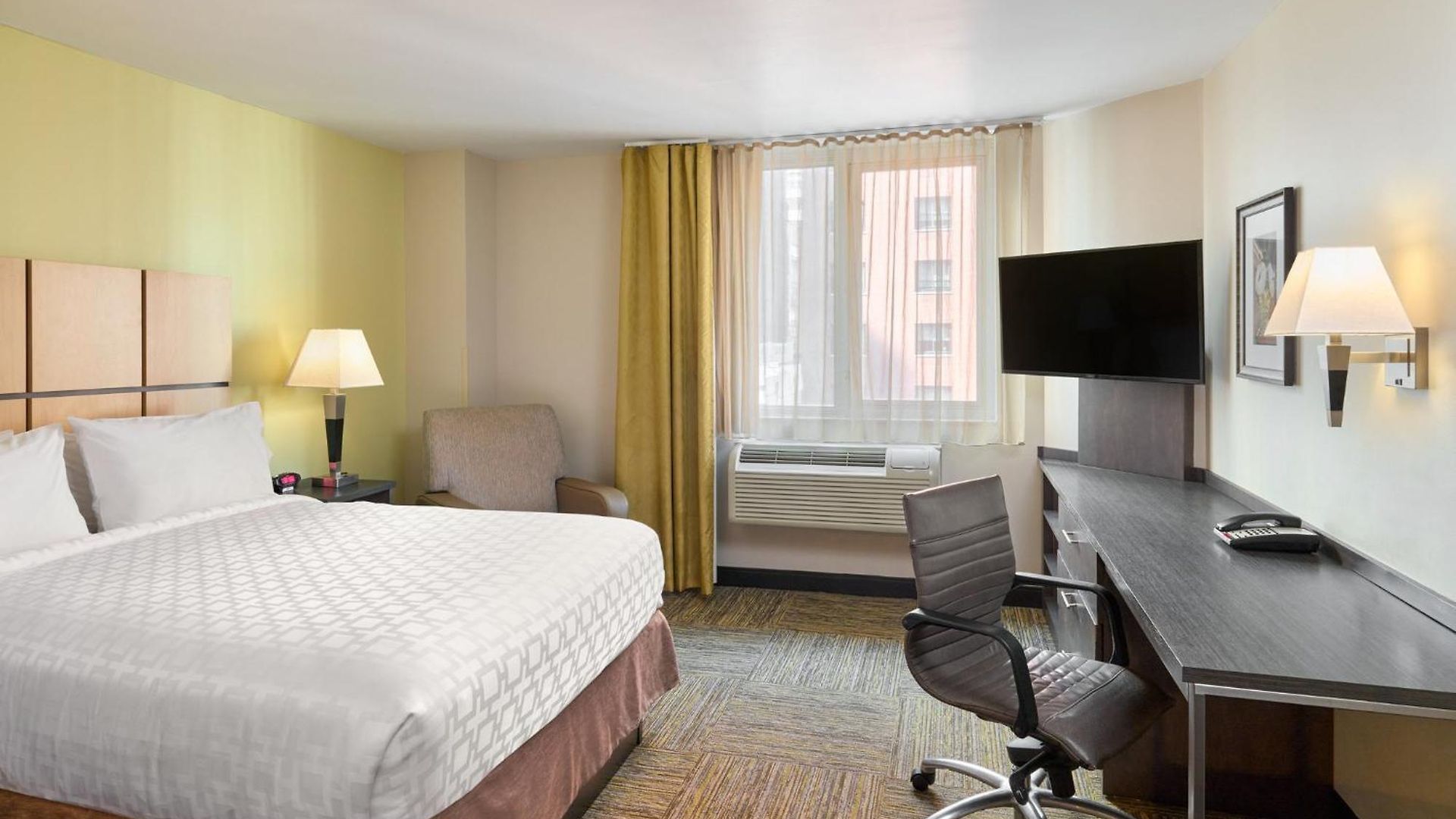 Candlewood Nyc -times Square By Ihg Hotel