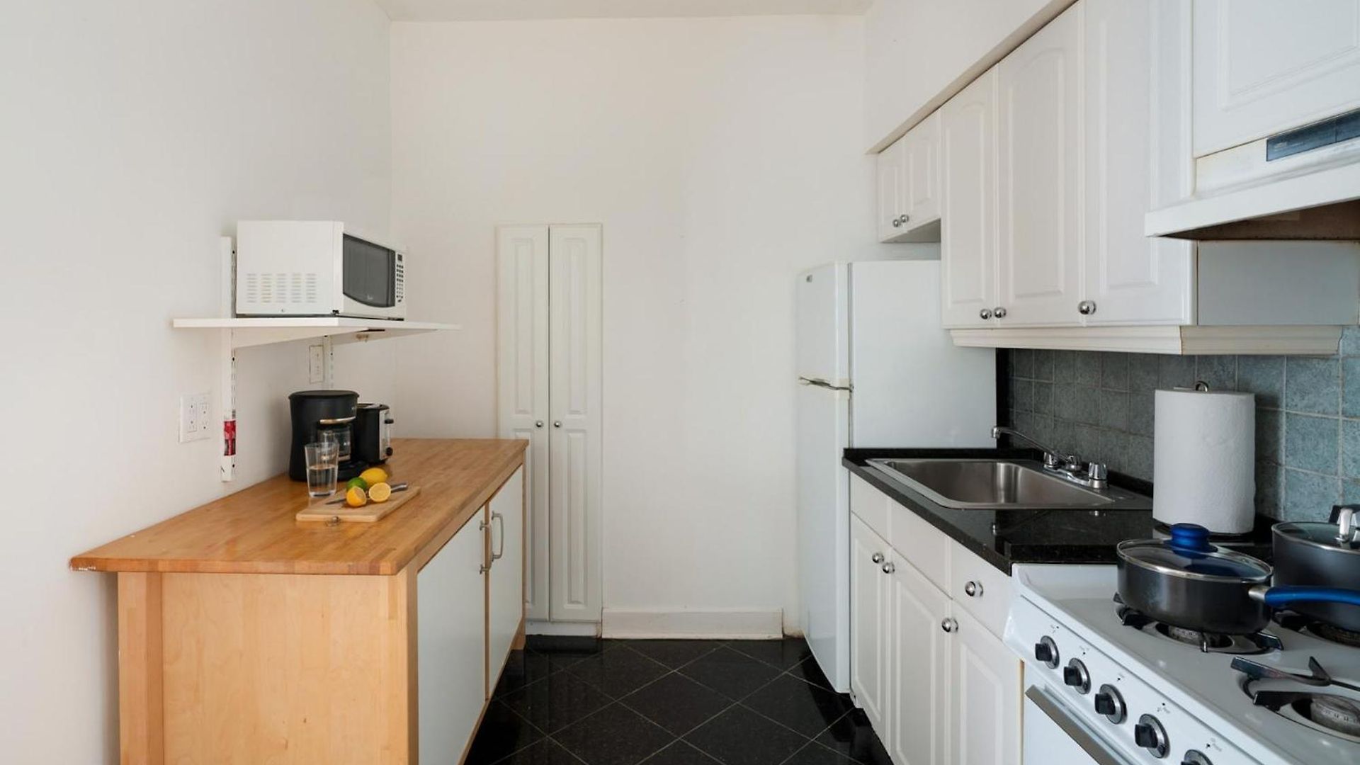 61-2c Prime Ues 2br Newly Furnished Value