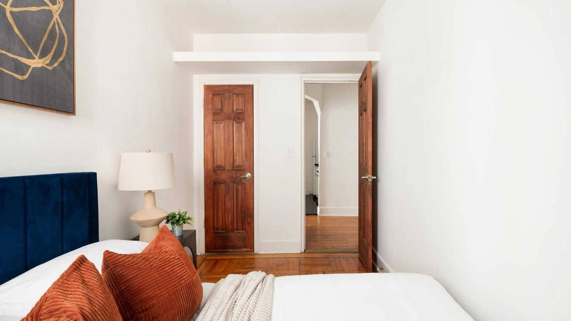 61-2c Prime Ues 2br Newly Furnished Value Apartment *
