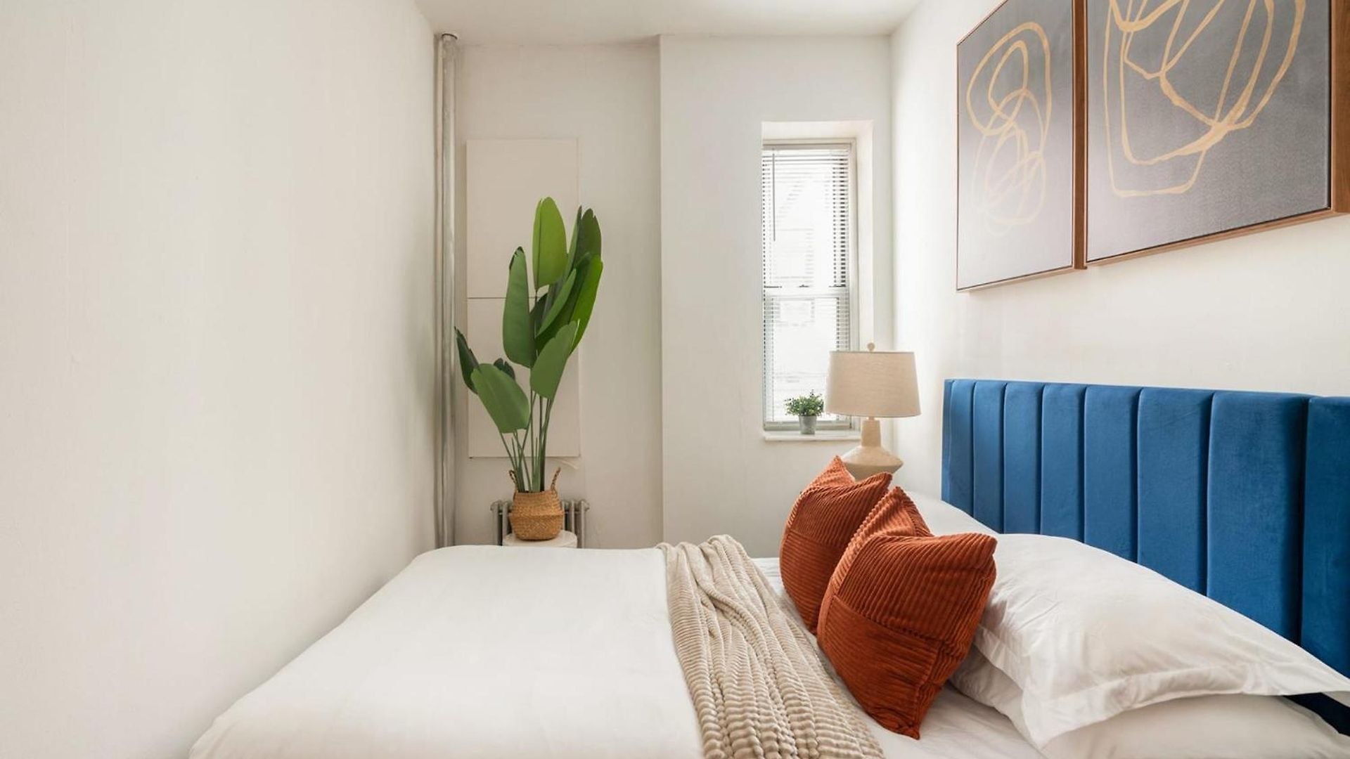 61-2c Prime Ues 2br Newly Furnished Value