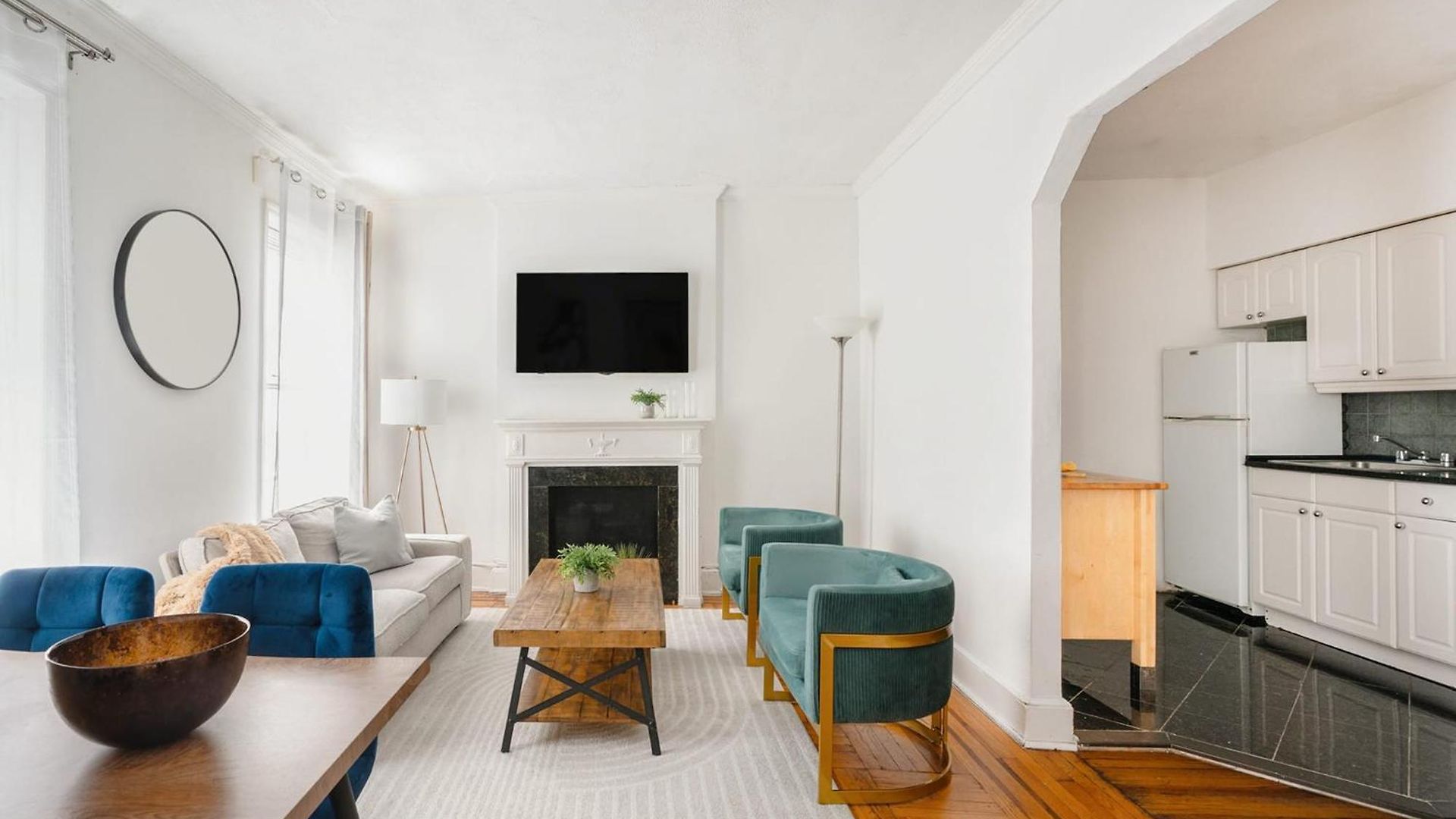 61-2c Prime Ues 2br Newly Furnished Value