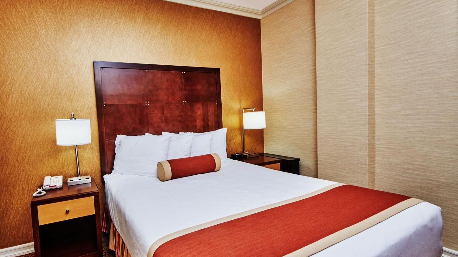 Radio Aparthotel New York
