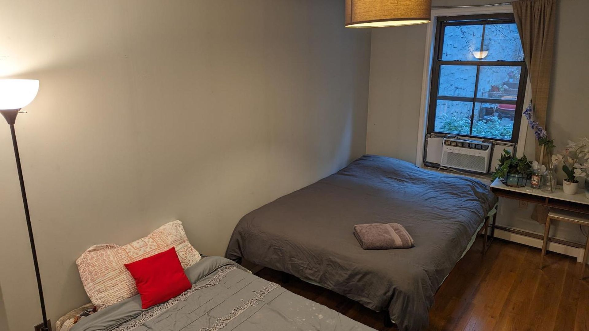 Private In 4 Bedroom Ground Near Subway Homestay New York