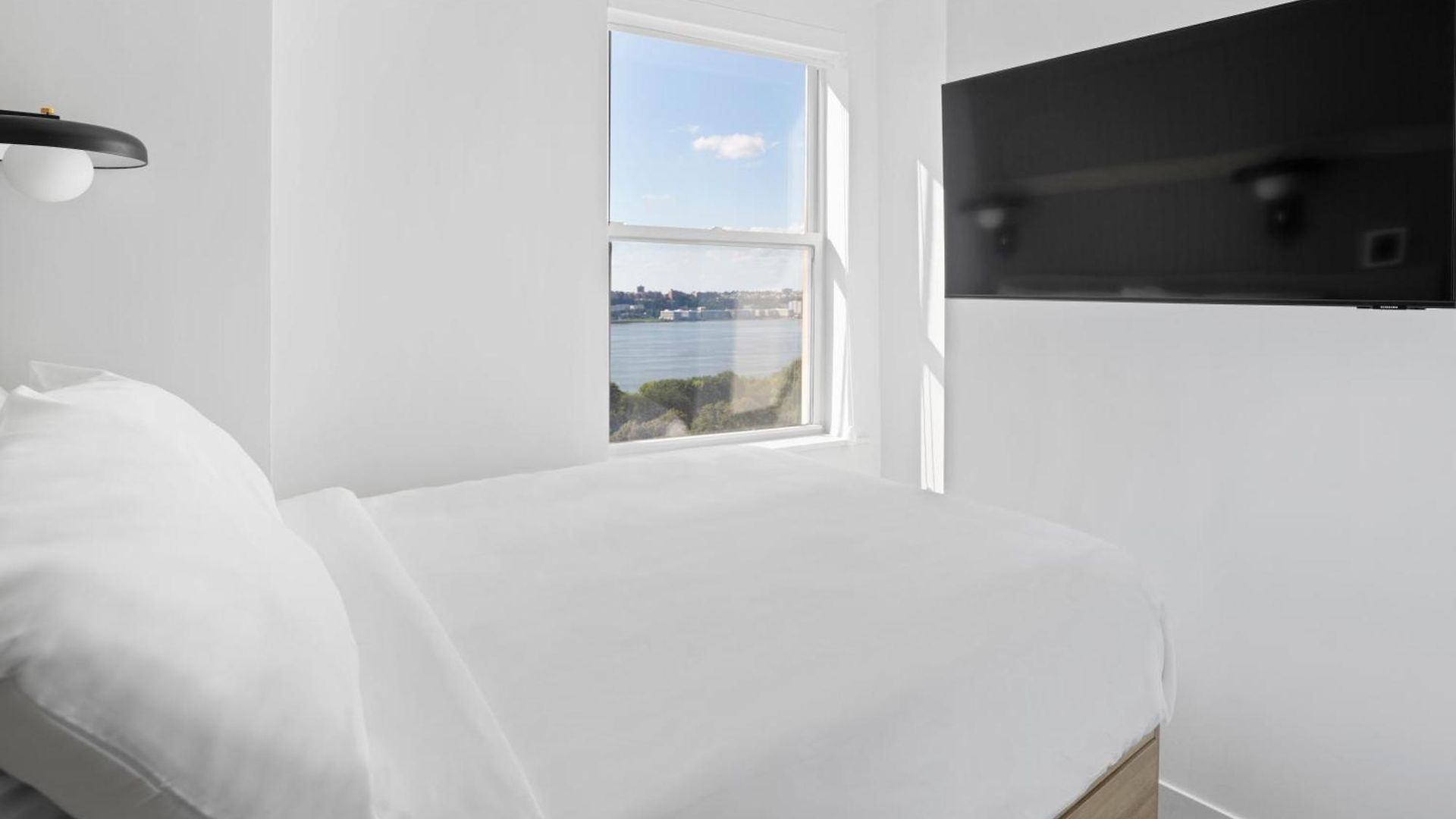 Hotel Riverside Tower