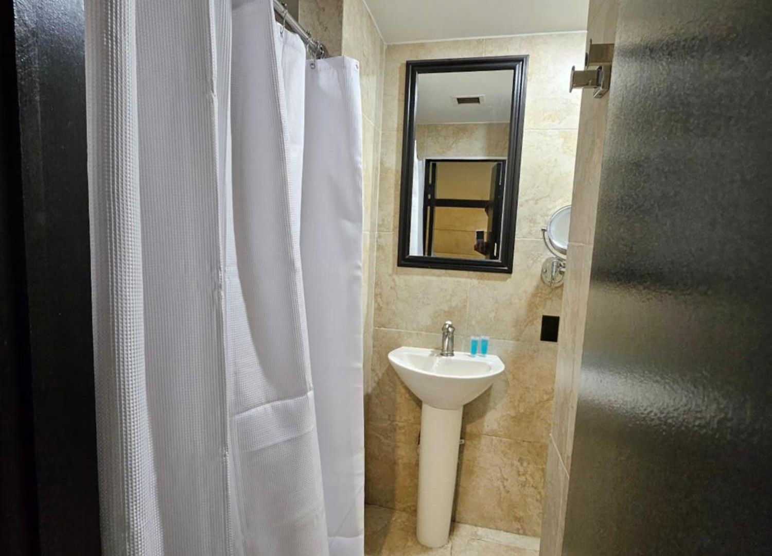 Hotel-studio @ The Mansfield Midtown Apartment *