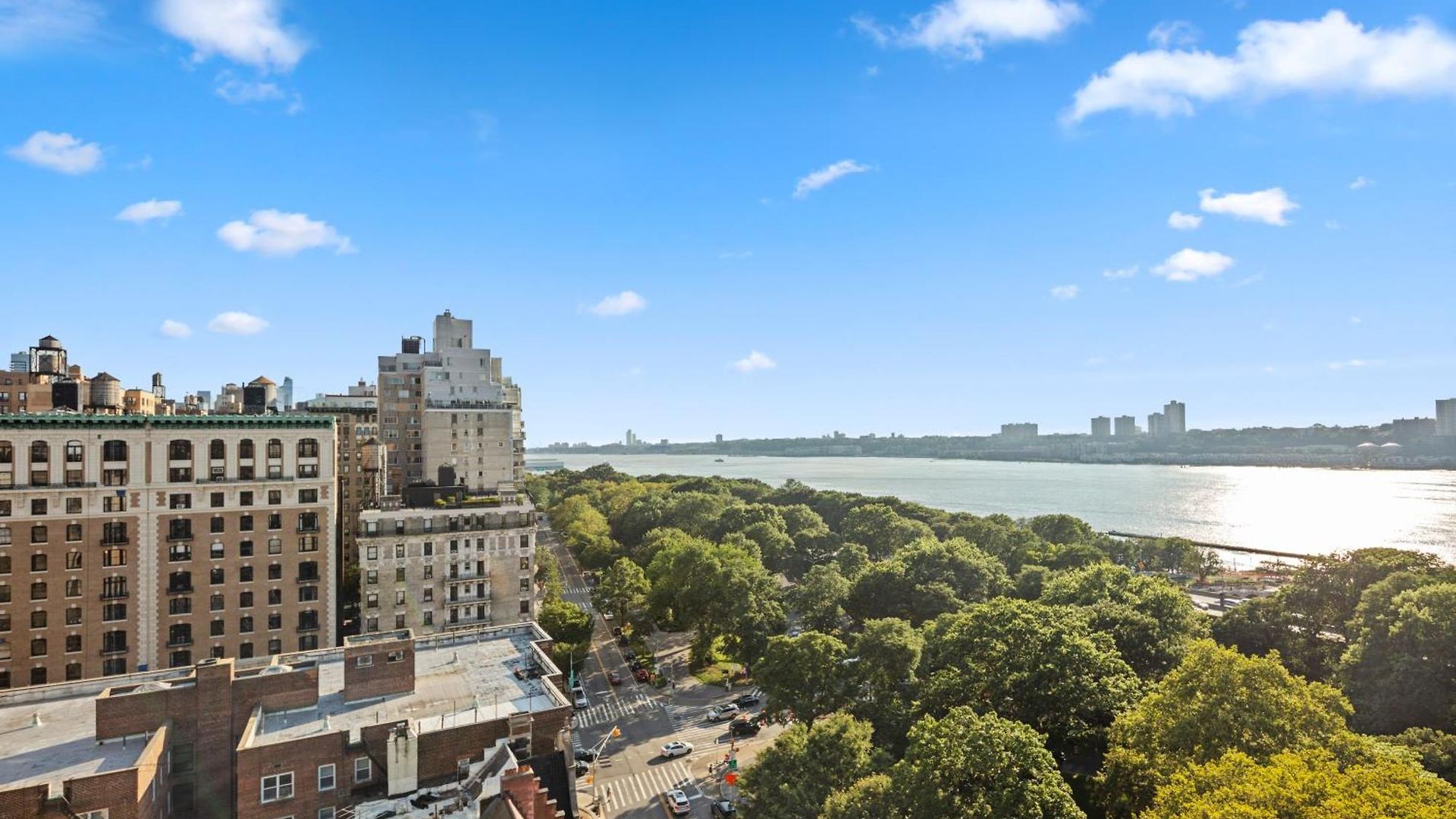 Riverside Tower Hotel