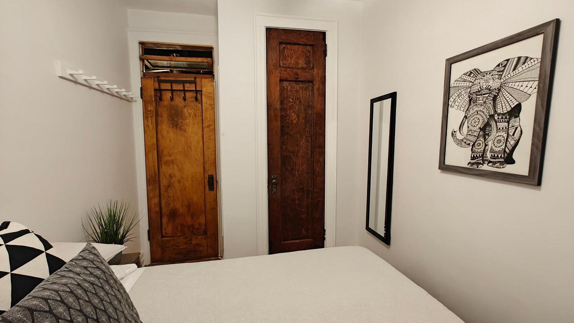 Two Bedroom Excellent Location *