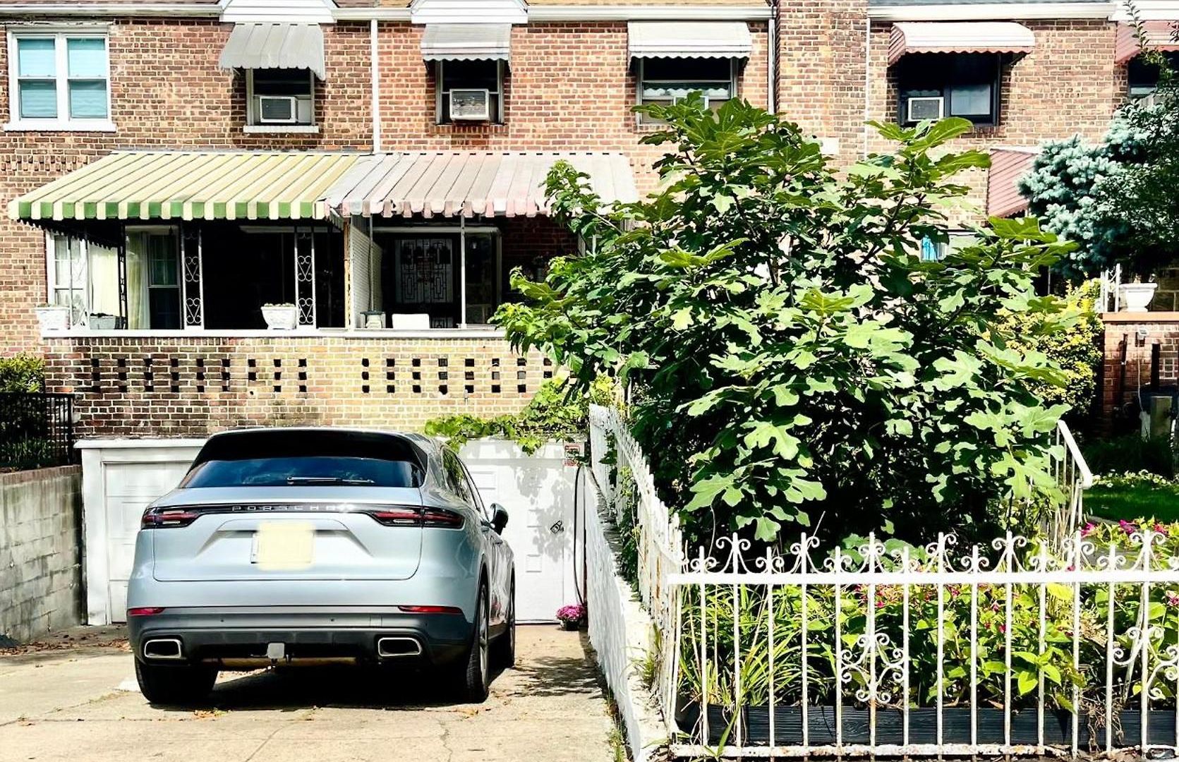 Lga Airport Near, Walk In Bsmt In A Private House! Apartment *
