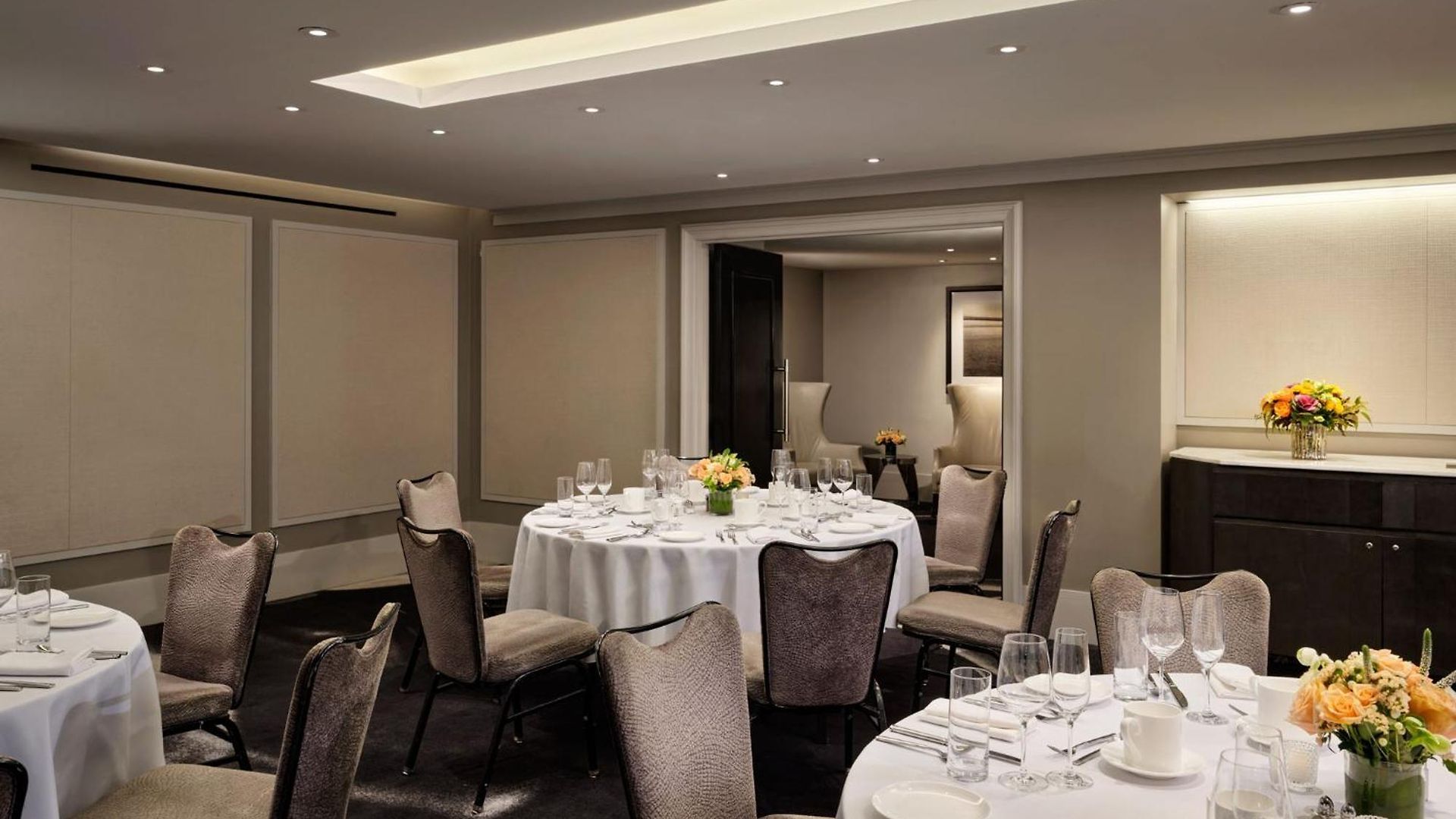 Loews Regency Hotel 5*