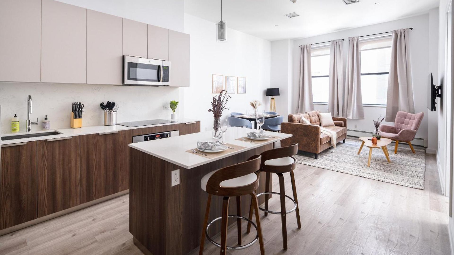 Chic 1bd With Rooftop W/d In Unit Downtown