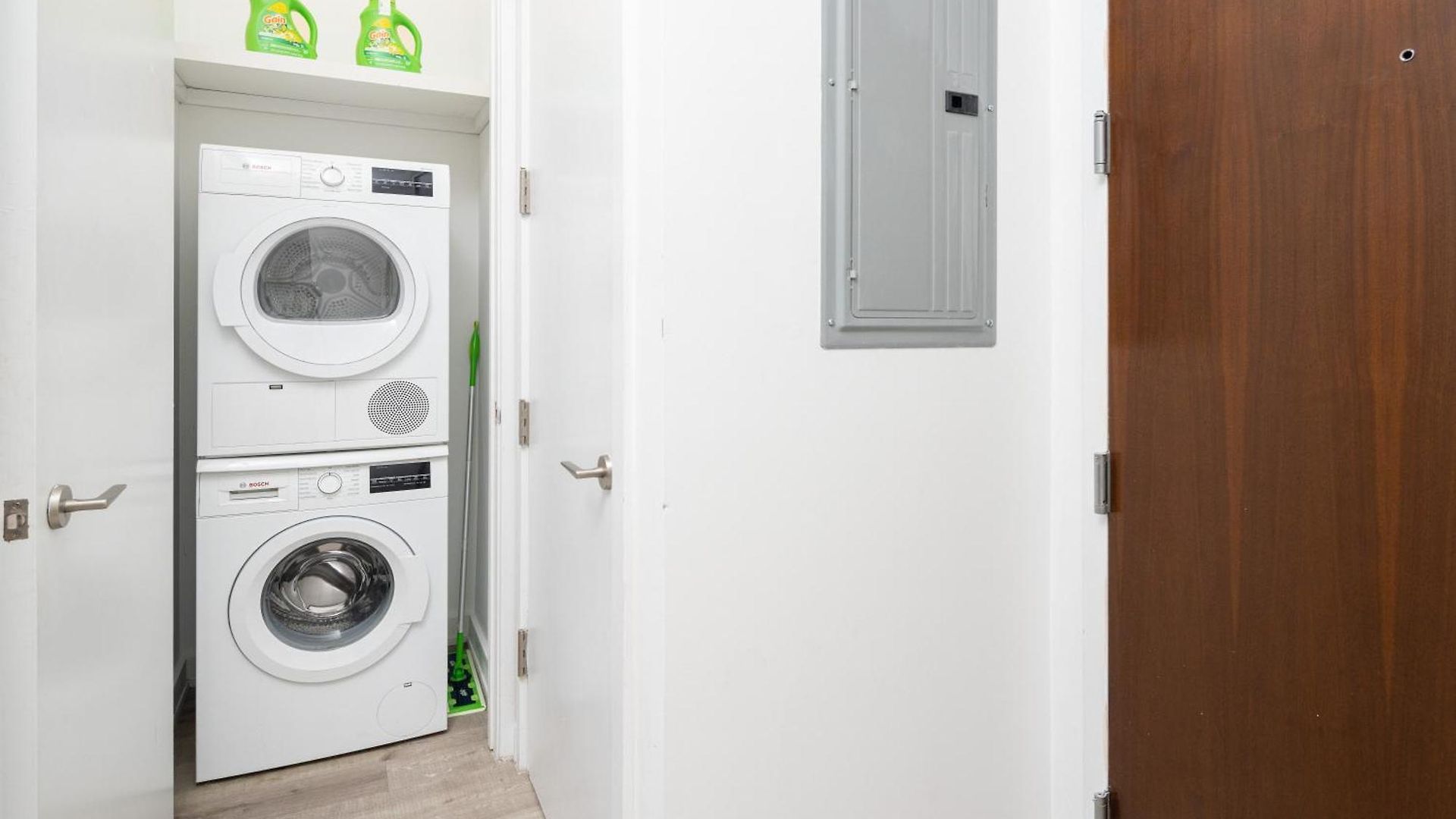 Apartment Chic 1bd With Rooftop W/d In Unit Downtown *