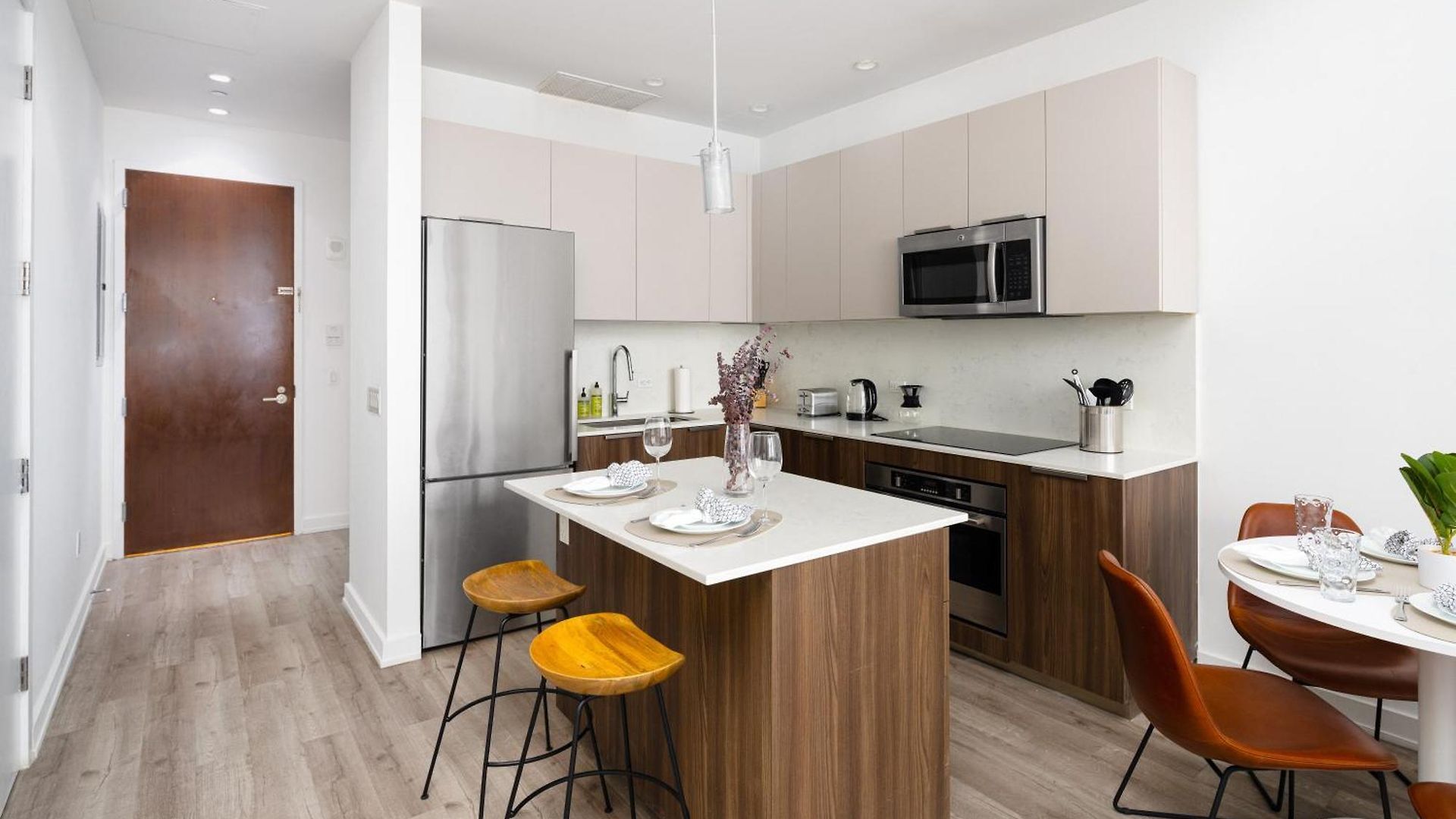Apartment Spacious Luxury 2bd Downtown Gym W/d Doorman