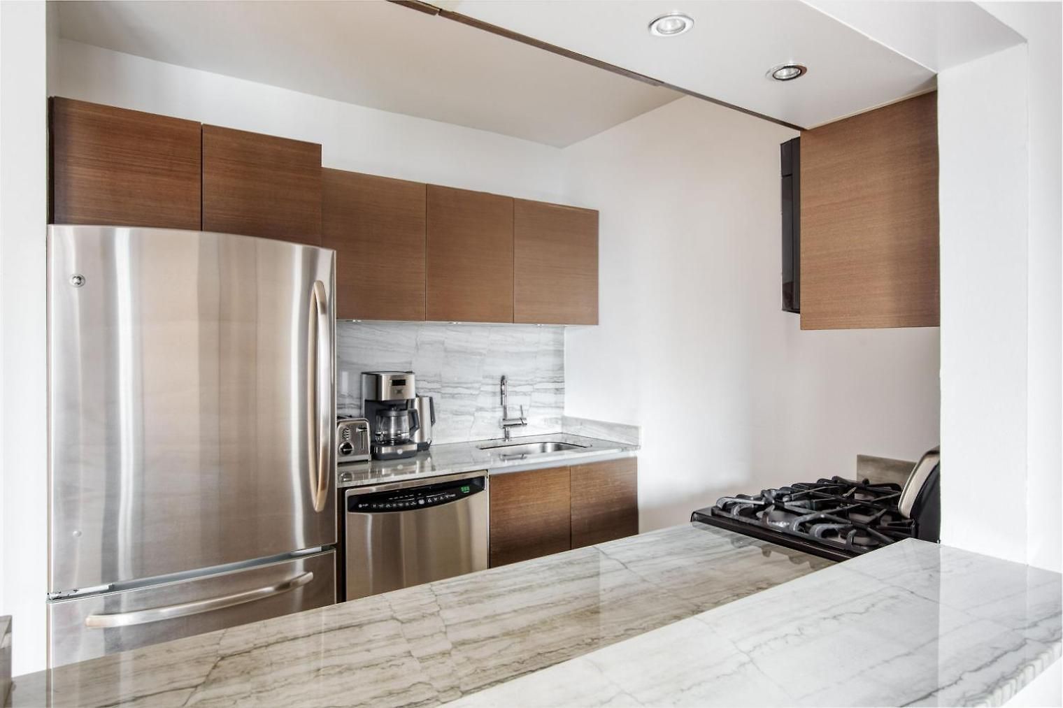 Midtown 1br W Gym Elevator Nr Rockefeller Ctr Nyc-1401 New York