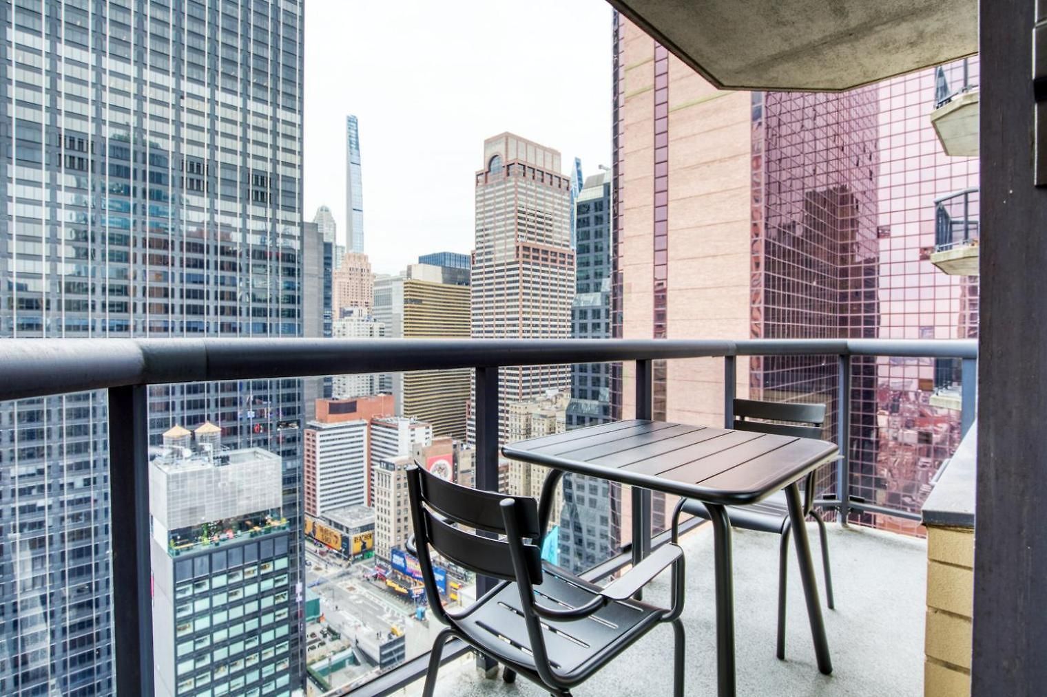 Apartment Midtown 1br W Gym Elevator Nr Rockefeller Ctr Nyc-1401