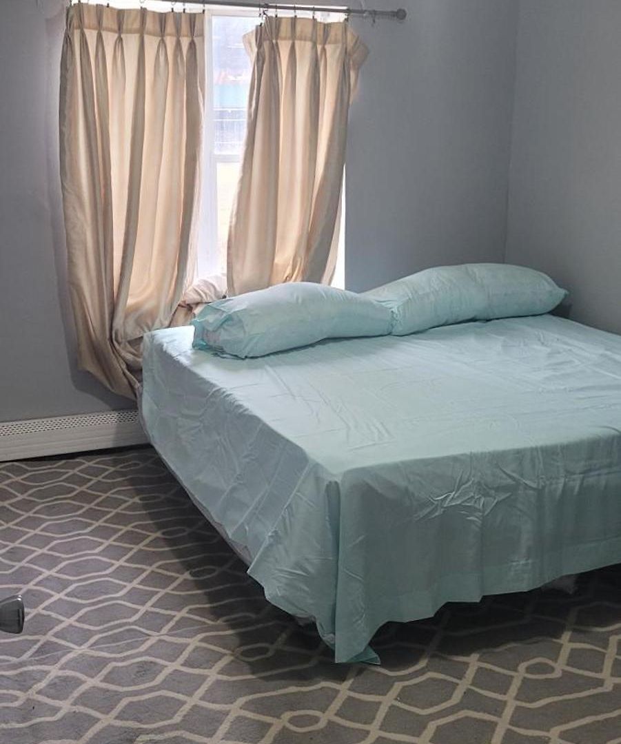 Homestay In A House With King Size Bed In A Landlord Hosted Three Bedroom *