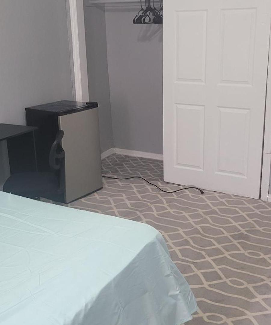 In A House With King Size Bed In A Landlord Hosted Three Bedroom *