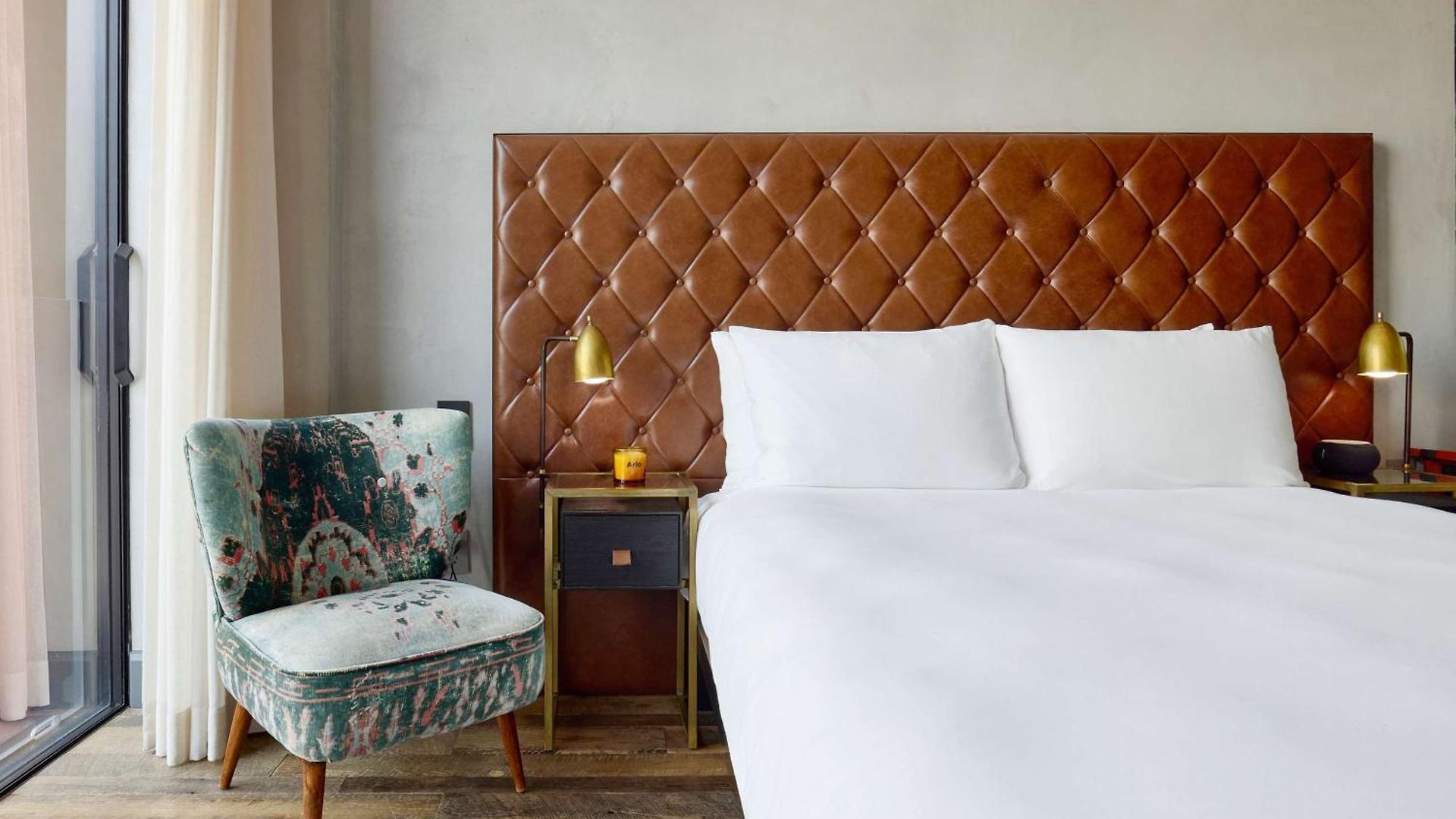 Arlo Williamsburg 5*