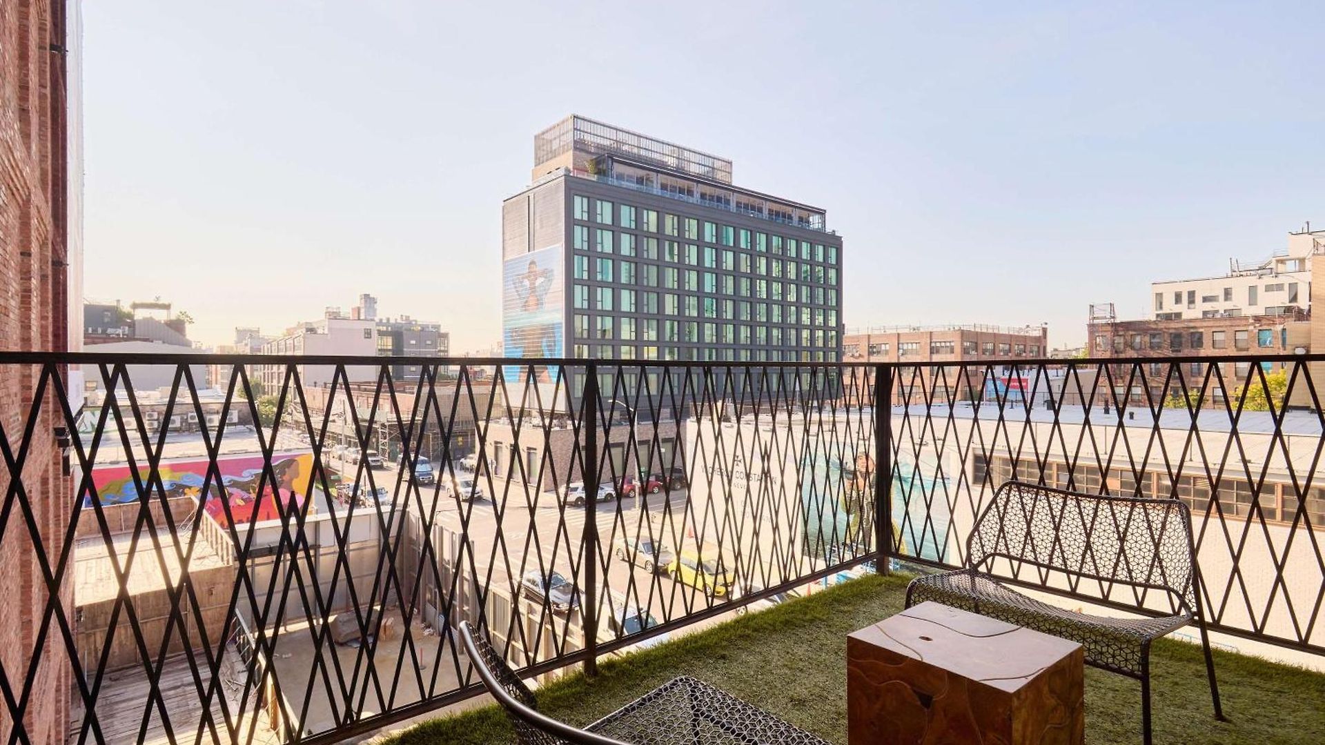 Arlo Williamsburg 5*