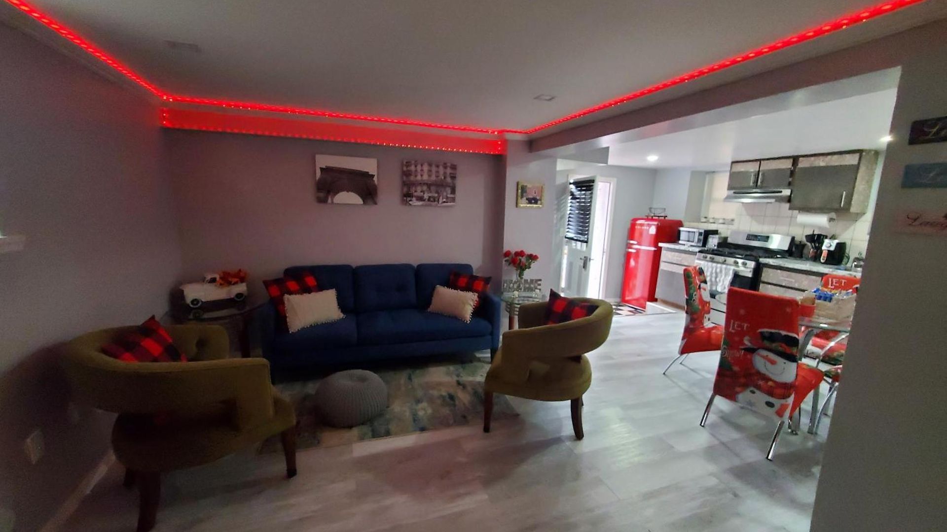 Lovely 2 Bedroom With 2 Entrance And Parking