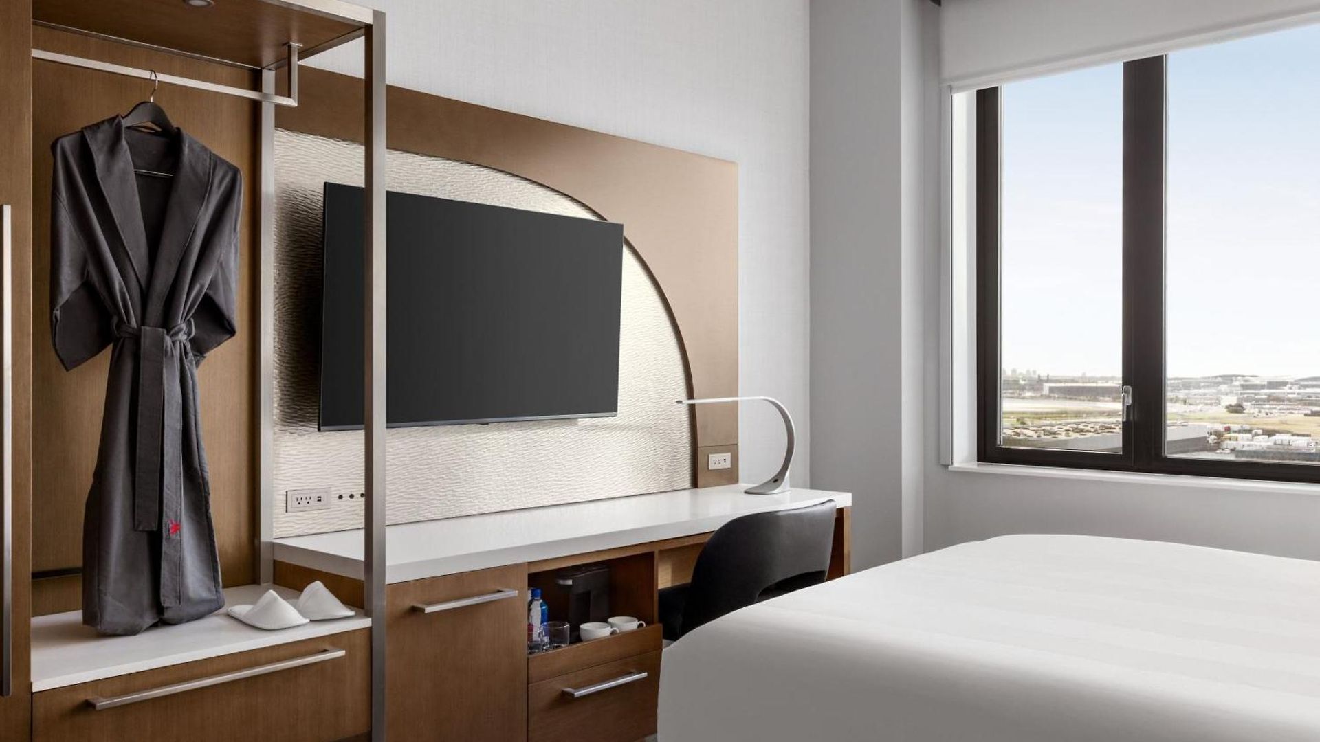 Marriott Jfk Airport Hotel 3*