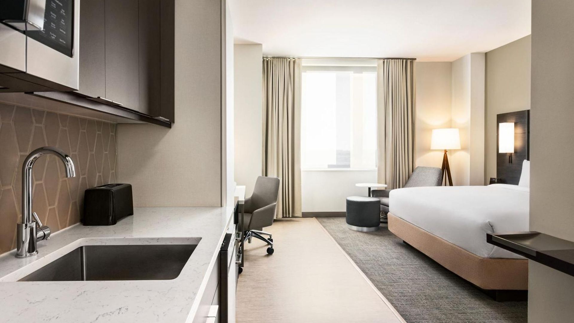By Marriott Jfk Airport New York