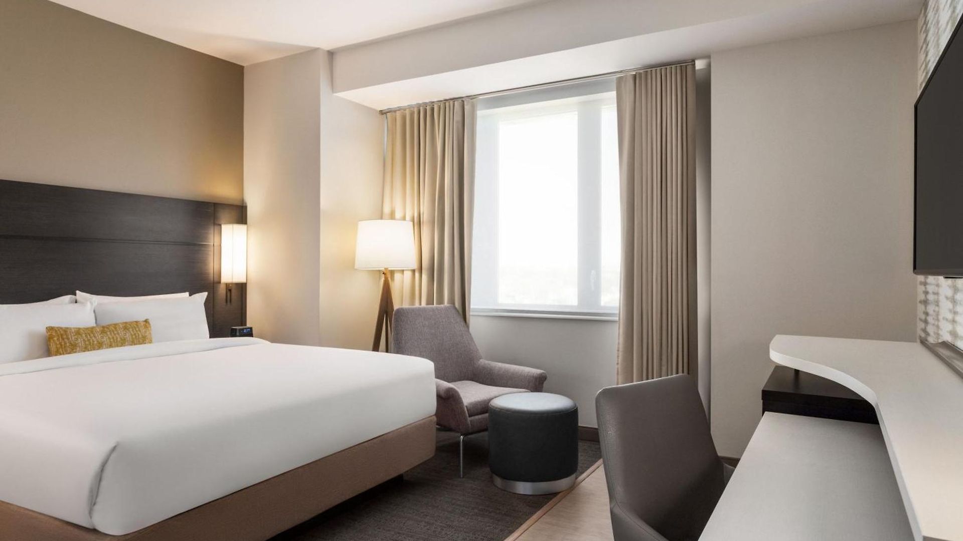 By Marriott Jfk Airport 3*