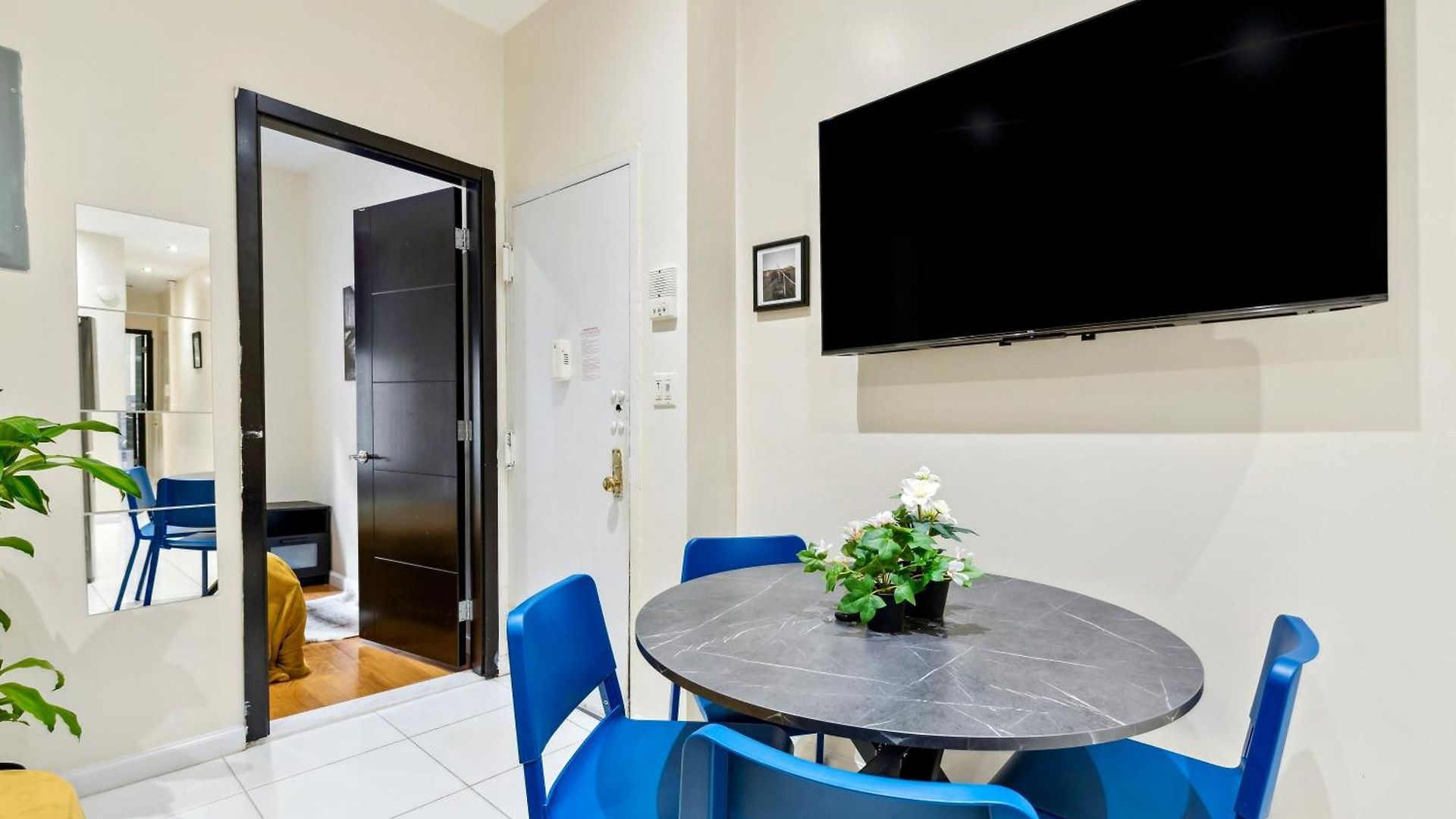 Apartment & Cozy 2 Bd In Manhattan