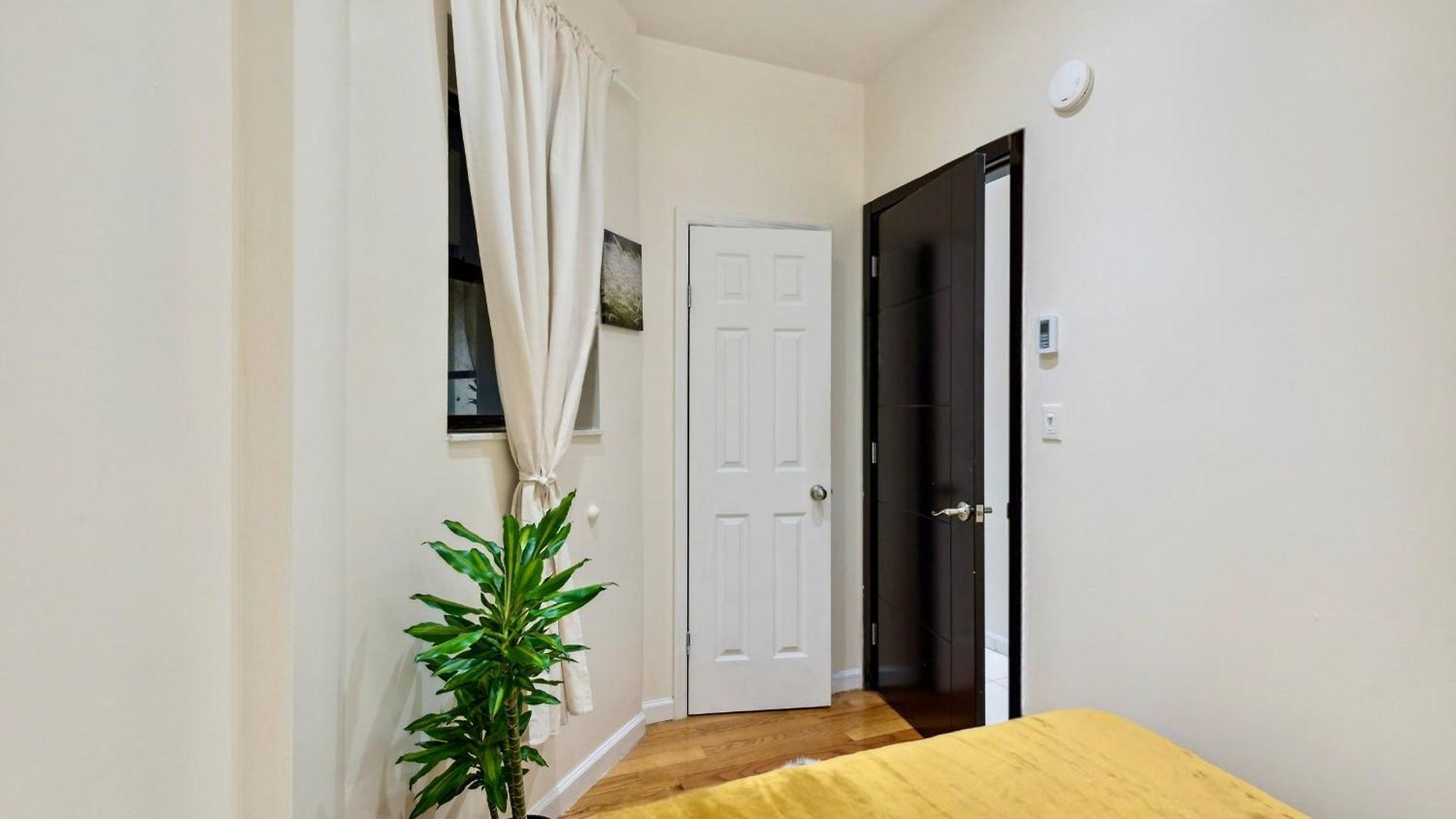 & Cozy 2 Bd In Manhattan