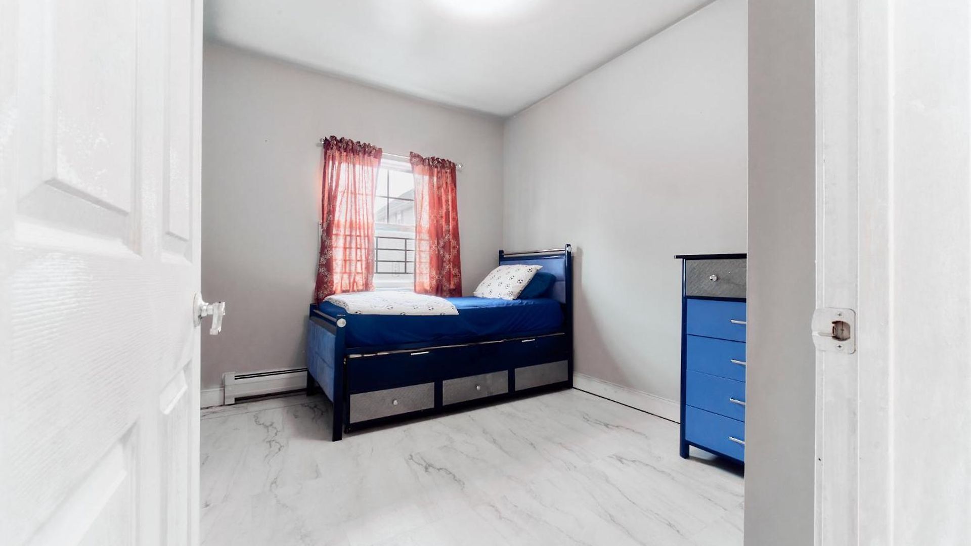 Waterfront Gem Duplex 3 Bedroom 2floor In Whitestone Bronx Free Parking *