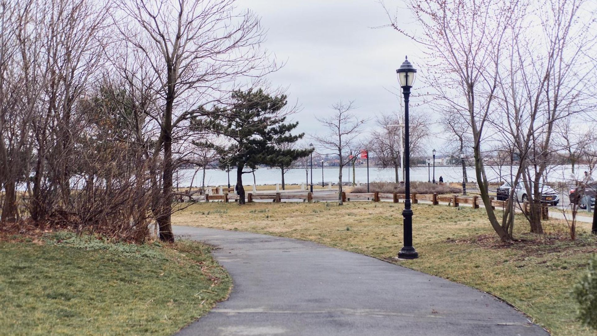 Waterfront Gem Duplex 3 Bedroom 2floor In Whitestone Bronx Free Parking New York