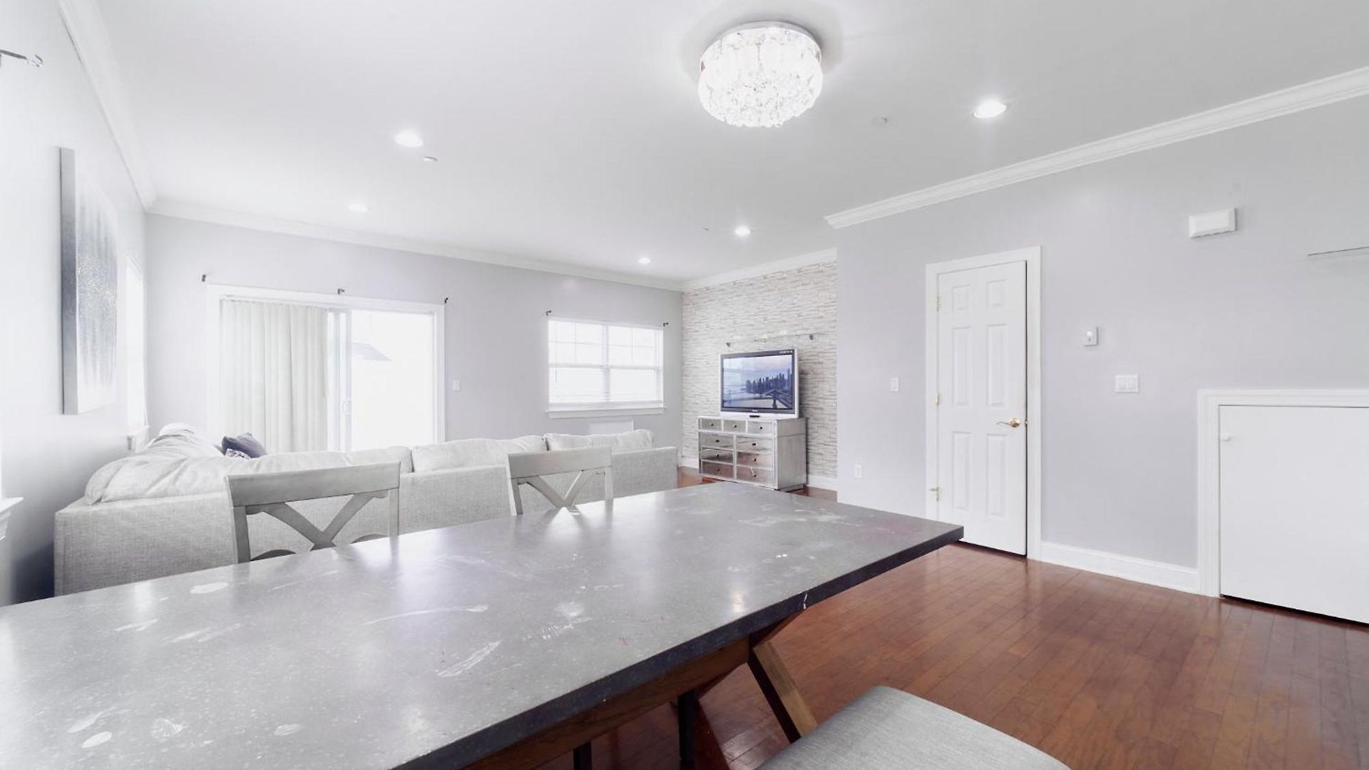 Waterfront Gem Duplex 3 Bedroom 2floor In Whitestone Bronx Free Parking * New York