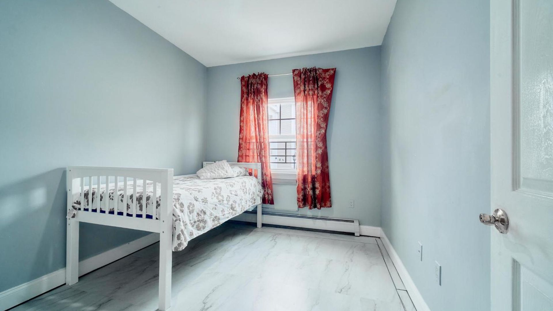 Waterfront Gem Duplex 3 Bedroom 2floor In Whitestone Bronx Free Parking *