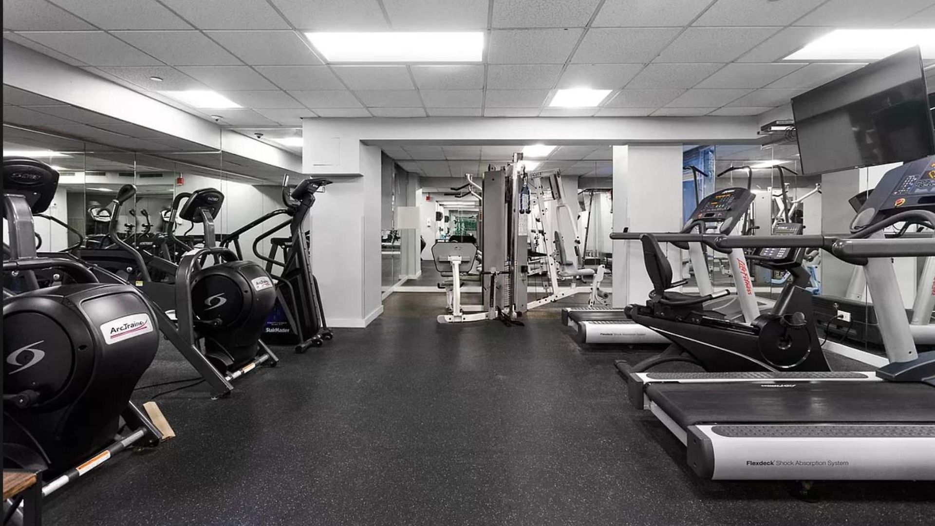 73-201 New 1br 1bth Uws Doorman Gym