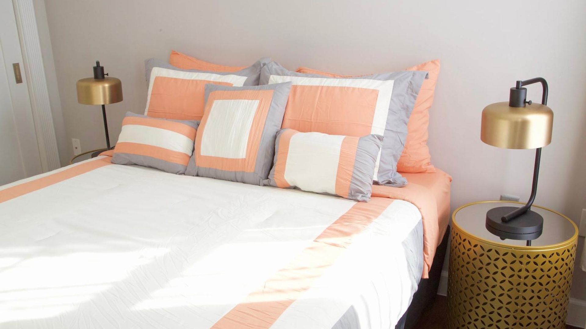 Apartment Style Near Park *
