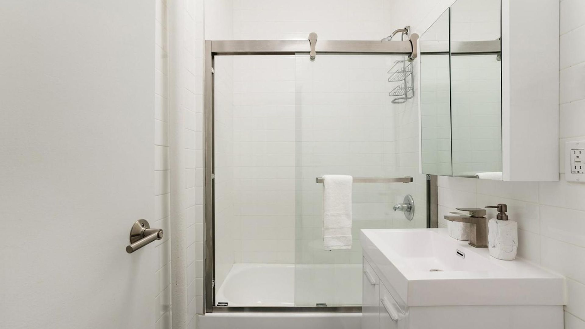 Apartment 444-2e Modern 2br Hell's Kitchen