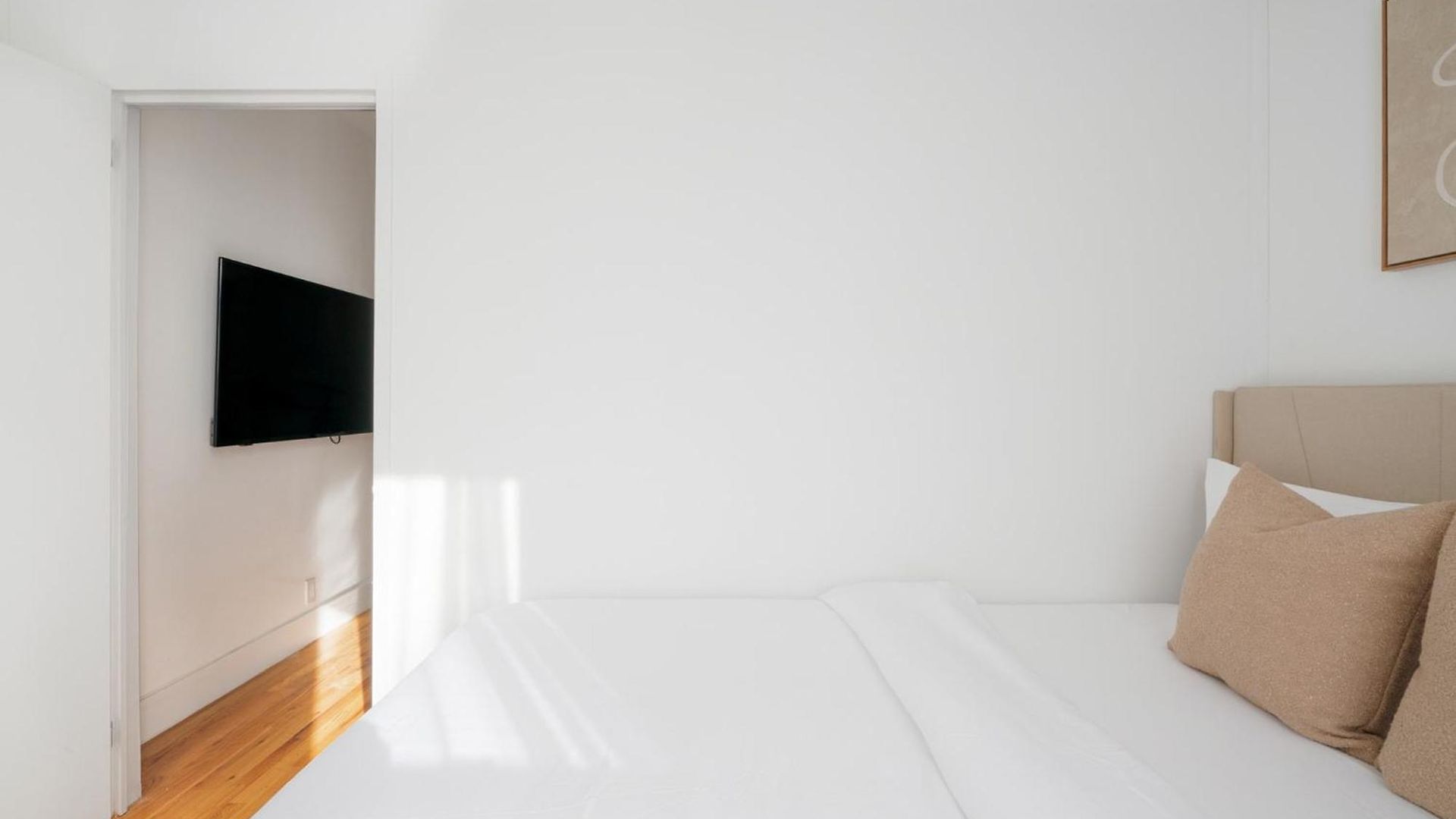 Apartment 444-2e Modern 2br Hell's Kitchen New York