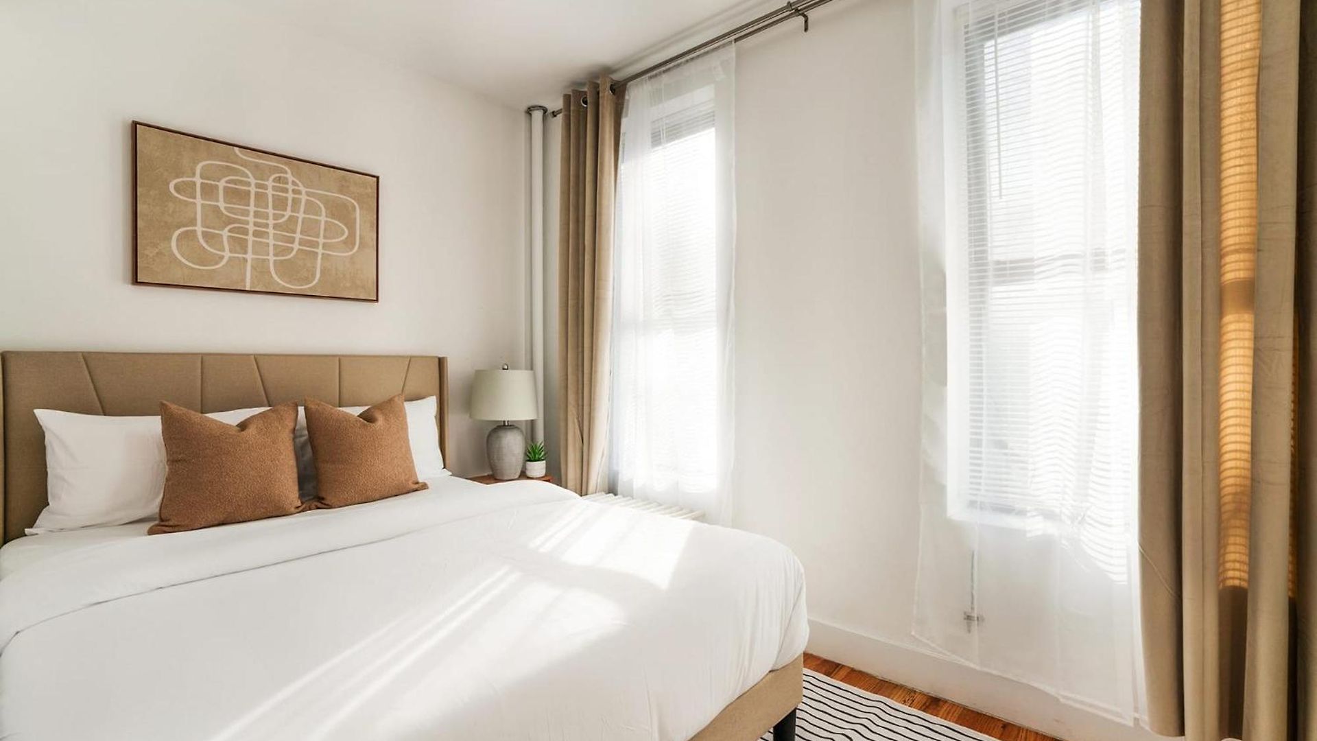 444-2e Modern 2br Hell's Kitchen New York