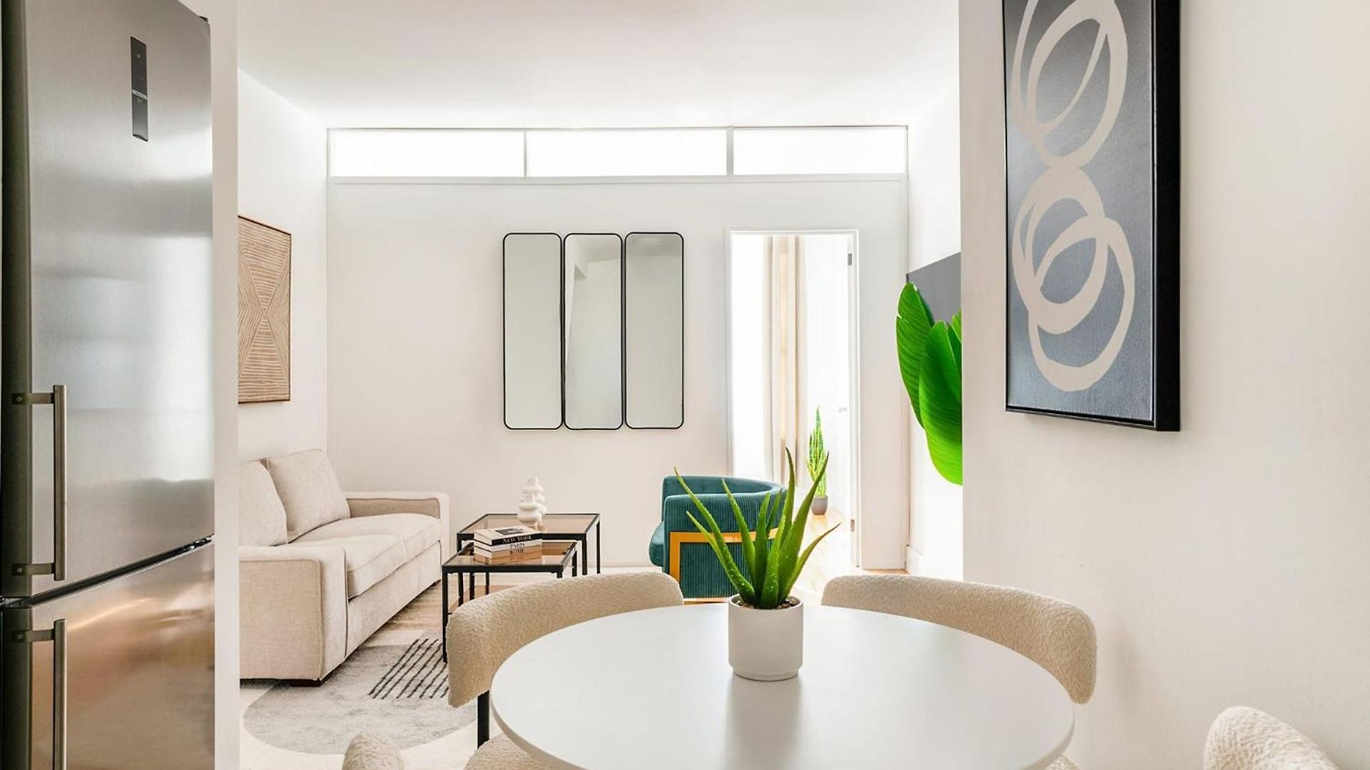 444-2e Modern 2br Hell's Kitchen Apartment New York