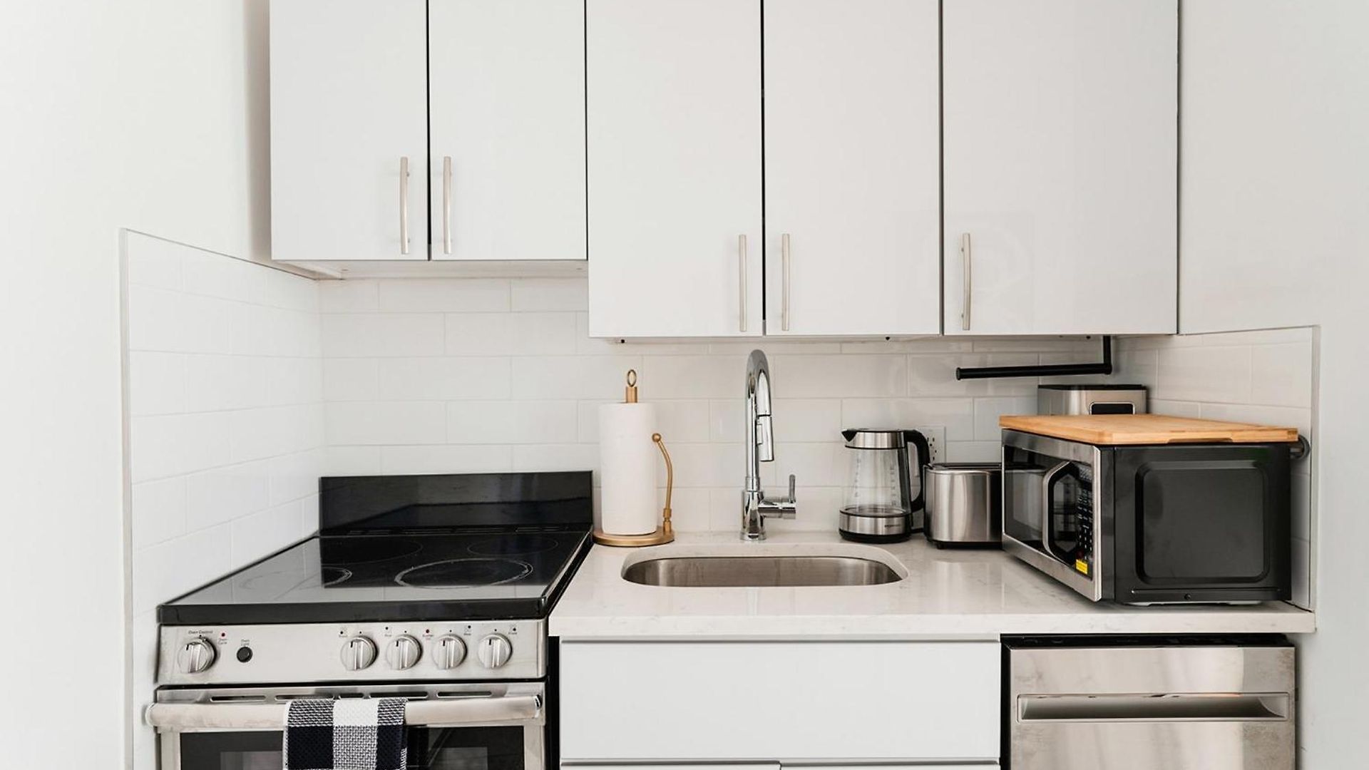 444-2e Modern 2br Hell's Kitchen New York