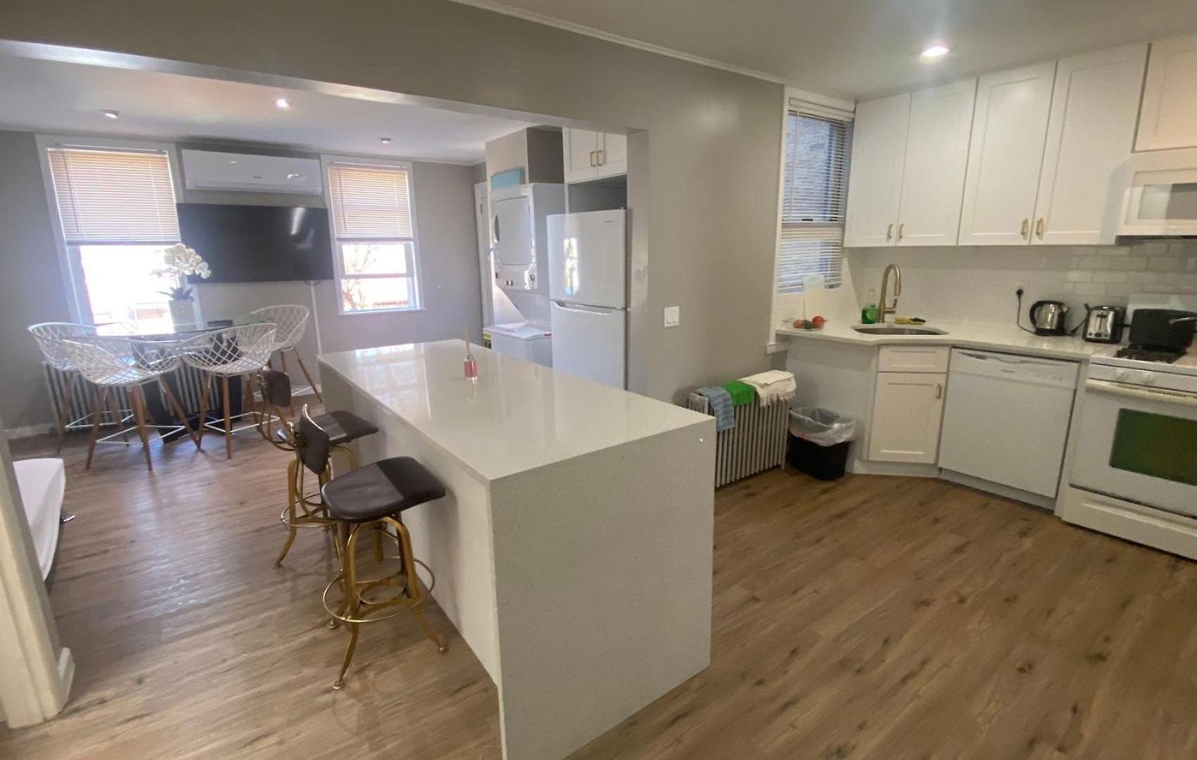 Cozy Woodside Near Manhattan Apartment