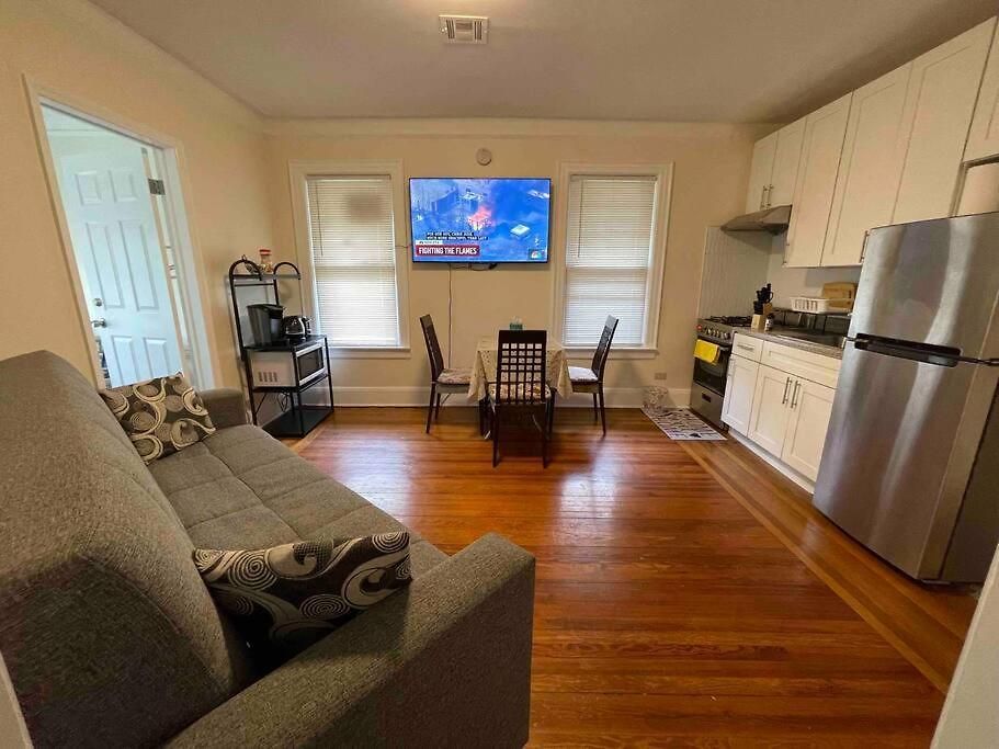 Apartment Entire Cozy 1br In Heart Of Queens L *