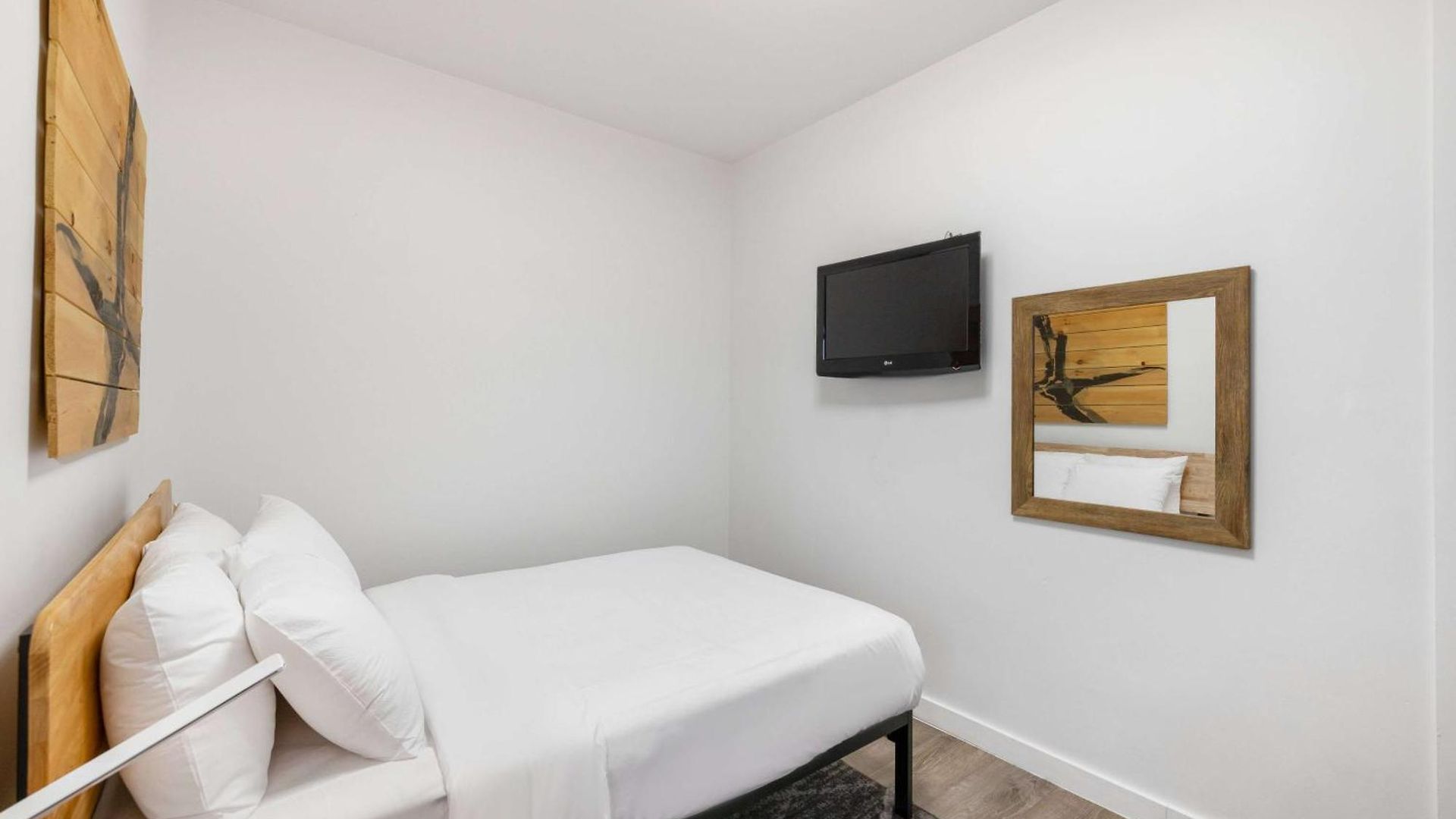 27 By Luxurban Hotel