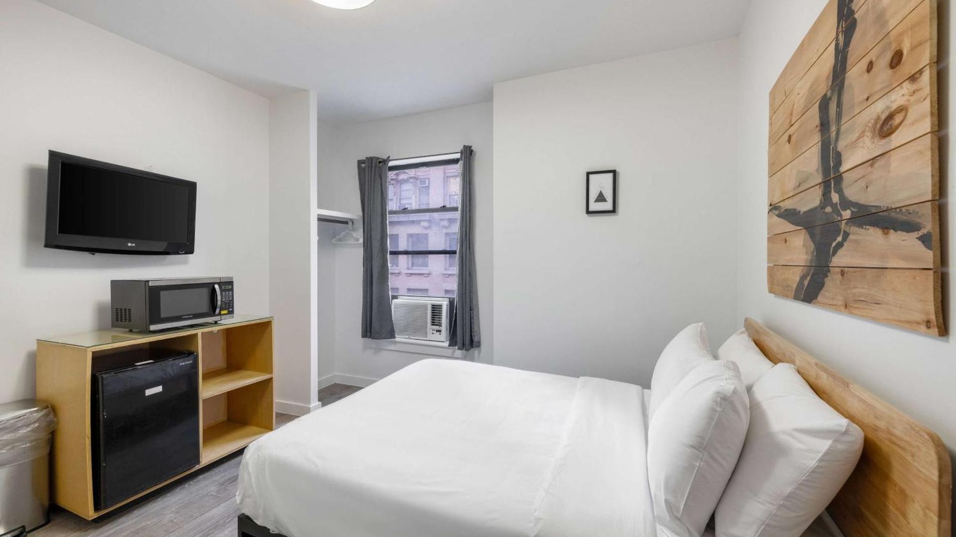 27 By Luxurban Hotel 3*