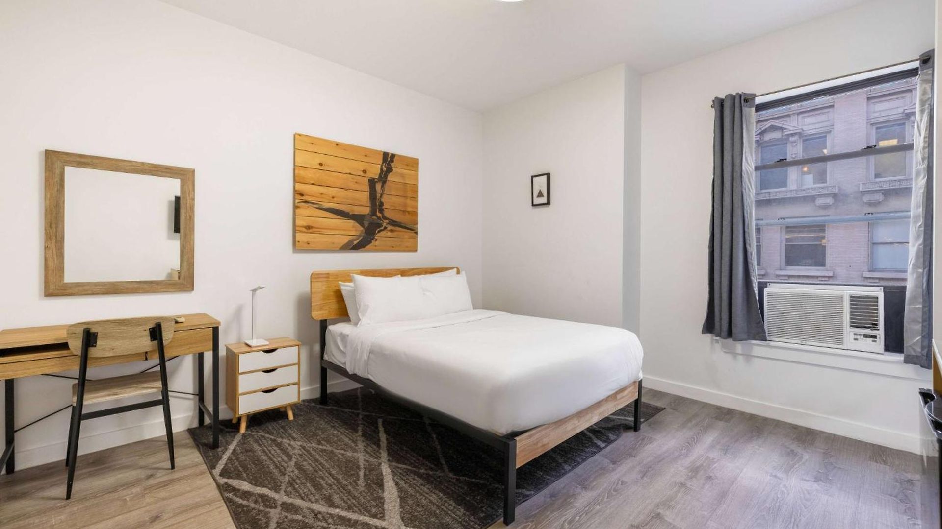 27 By Luxurban Hotel