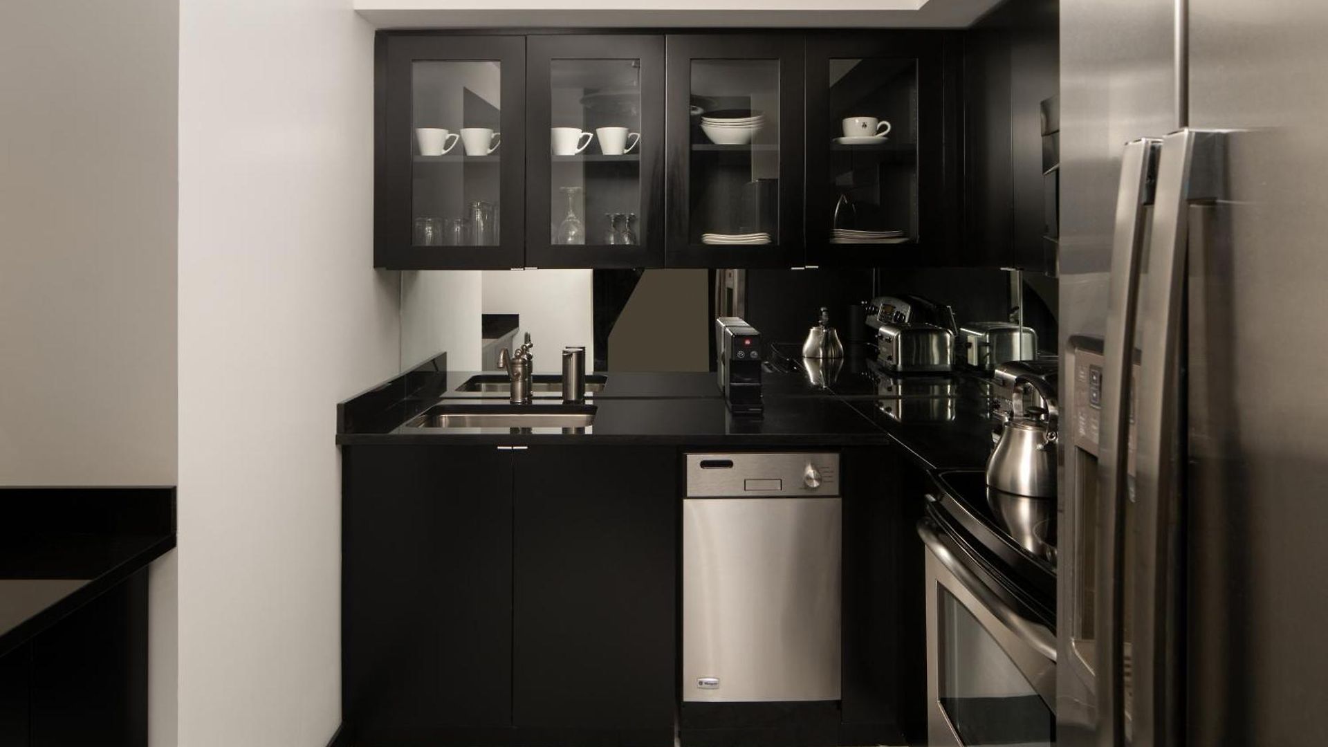 The Manhattan Club Hotel 4*